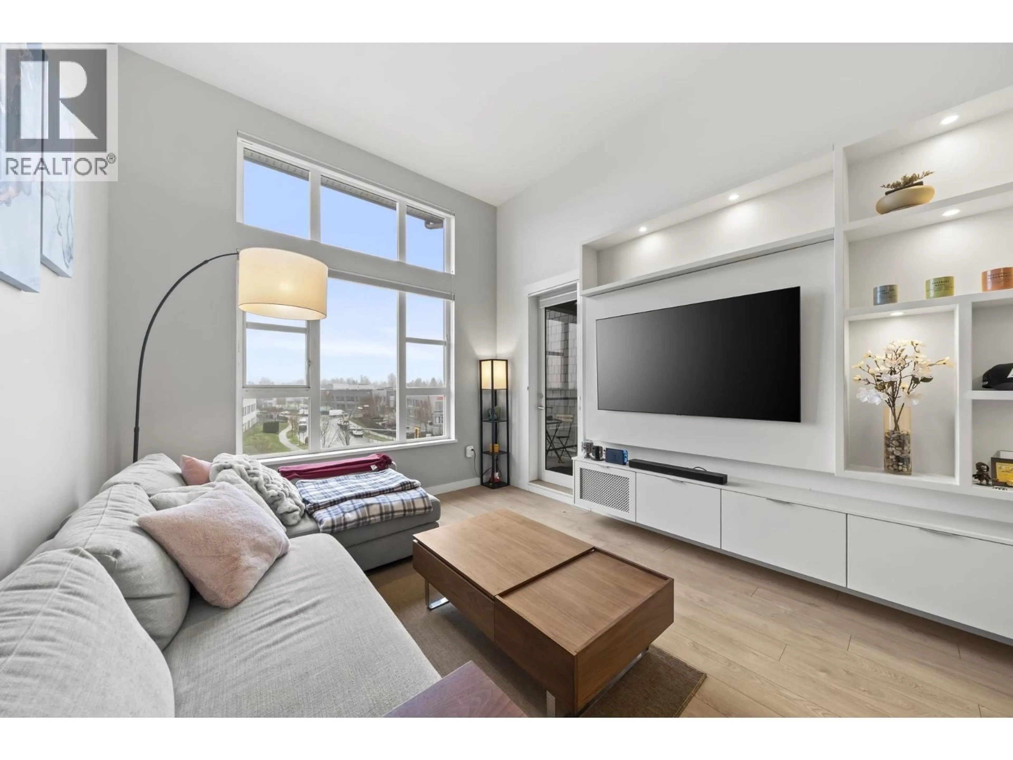 Living room with furniture, unknown for 416 - 550 SEABORNE PLACE, Port Coquitlam British Columbia V3B0L3