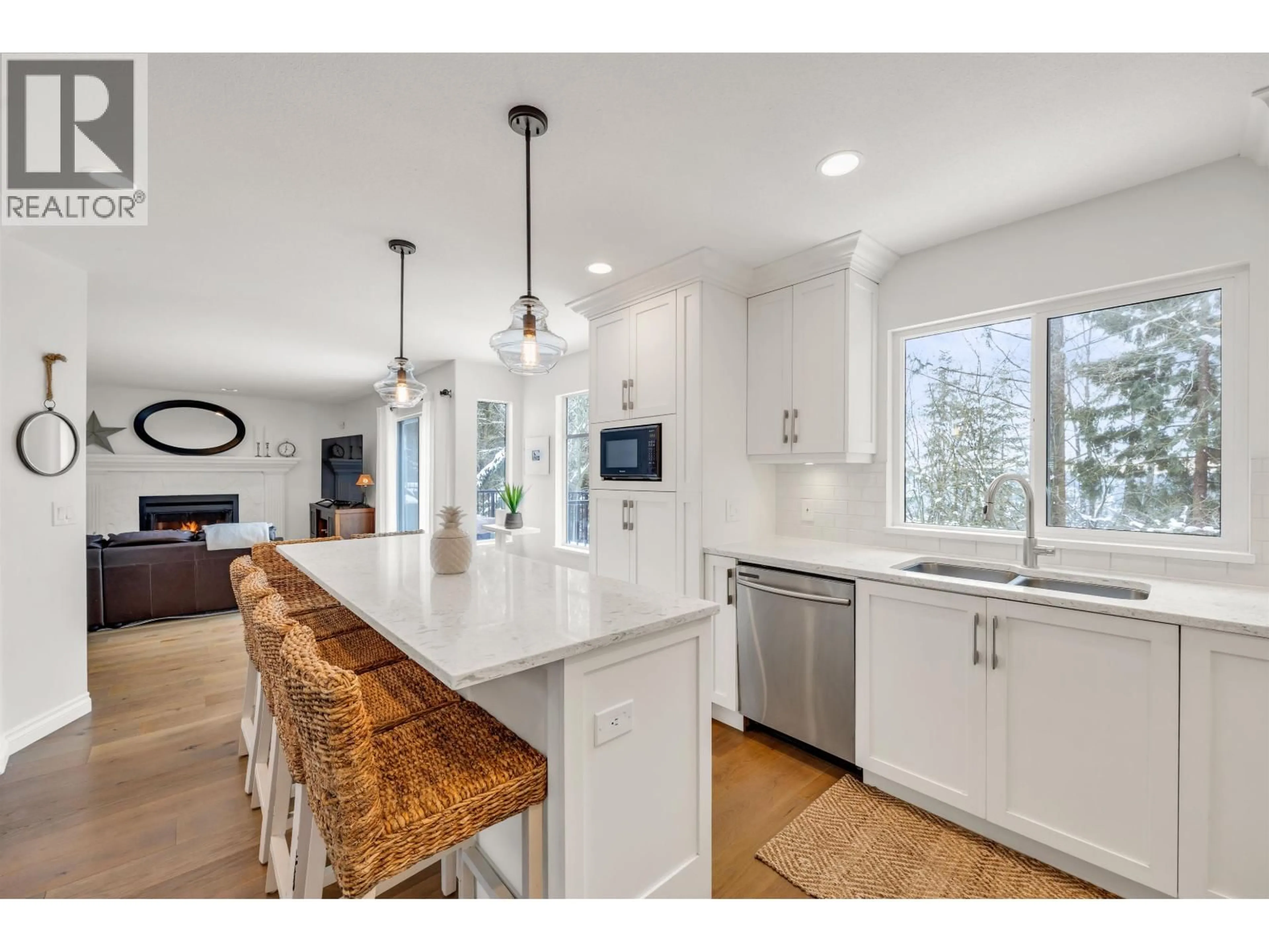 Open concept kitchen, unknown for 117 ASPENWOOD DRIVE, Port Moody British Columbia V3H4V6