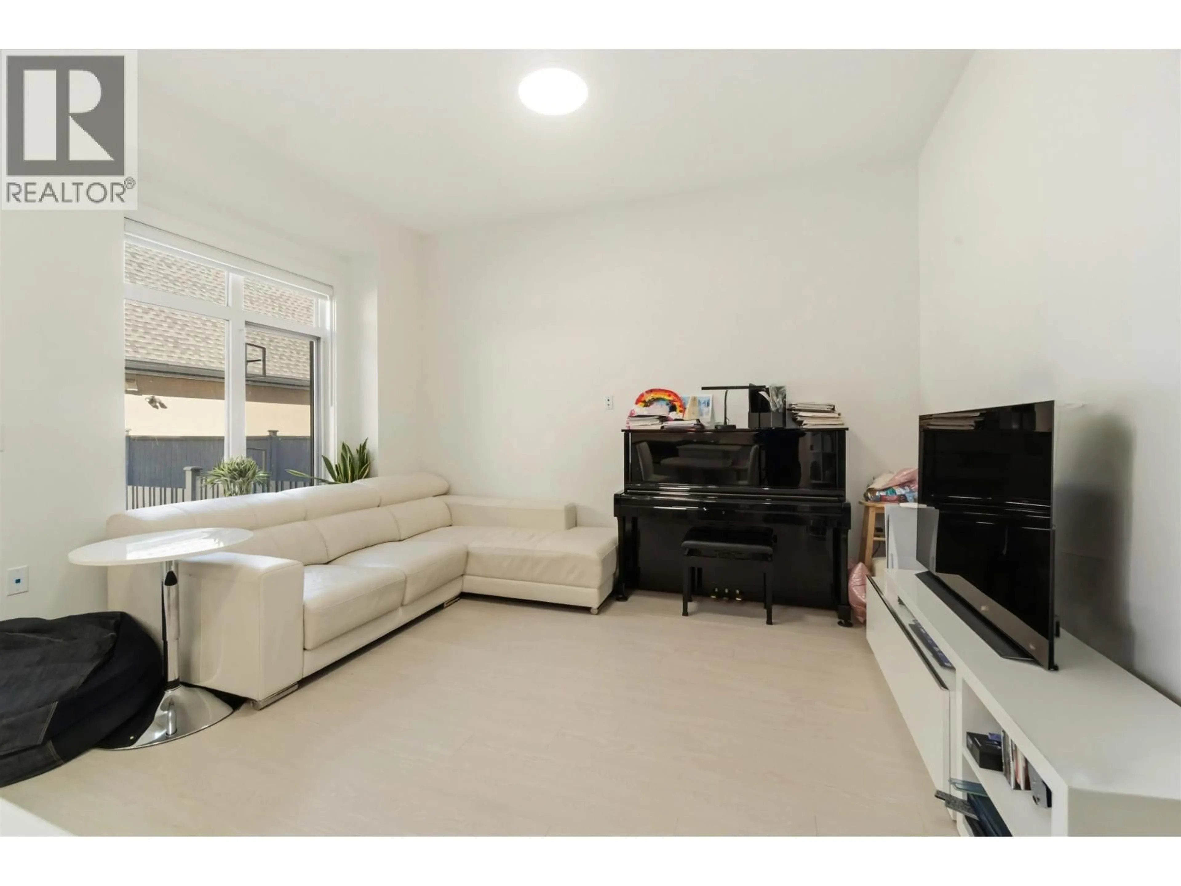 Living room with furniture, unknown for 8 - 9633 STEVESTON HIGHWAY, Richmond British Columbia V7A1M7