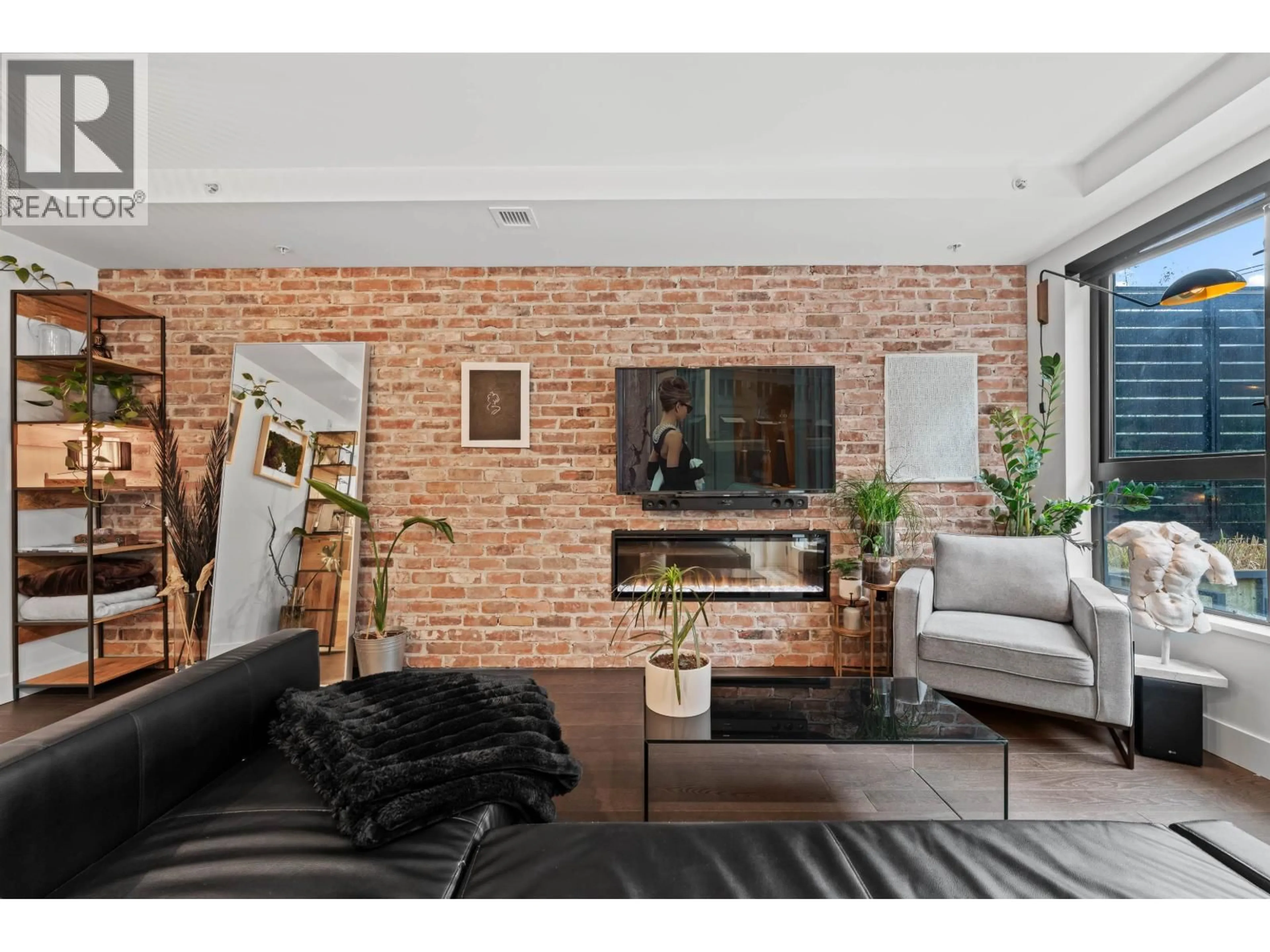 Living room with furniture, unknown for 2726 SPRING STREET, Port Moody British Columbia V3H0K7