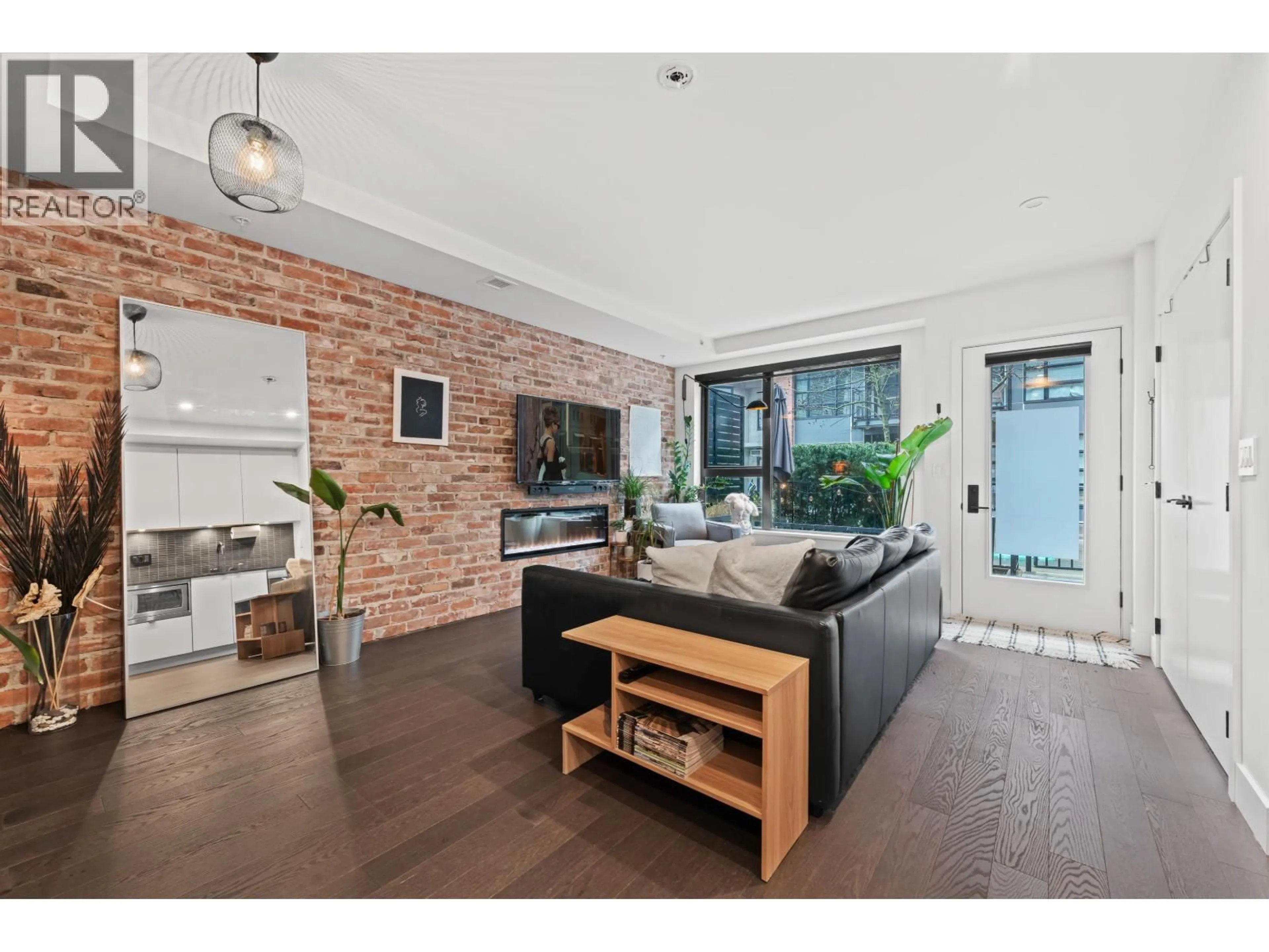 Living room with furniture, unknown for 2726 SPRING STREET, Port Moody British Columbia V3H0K7