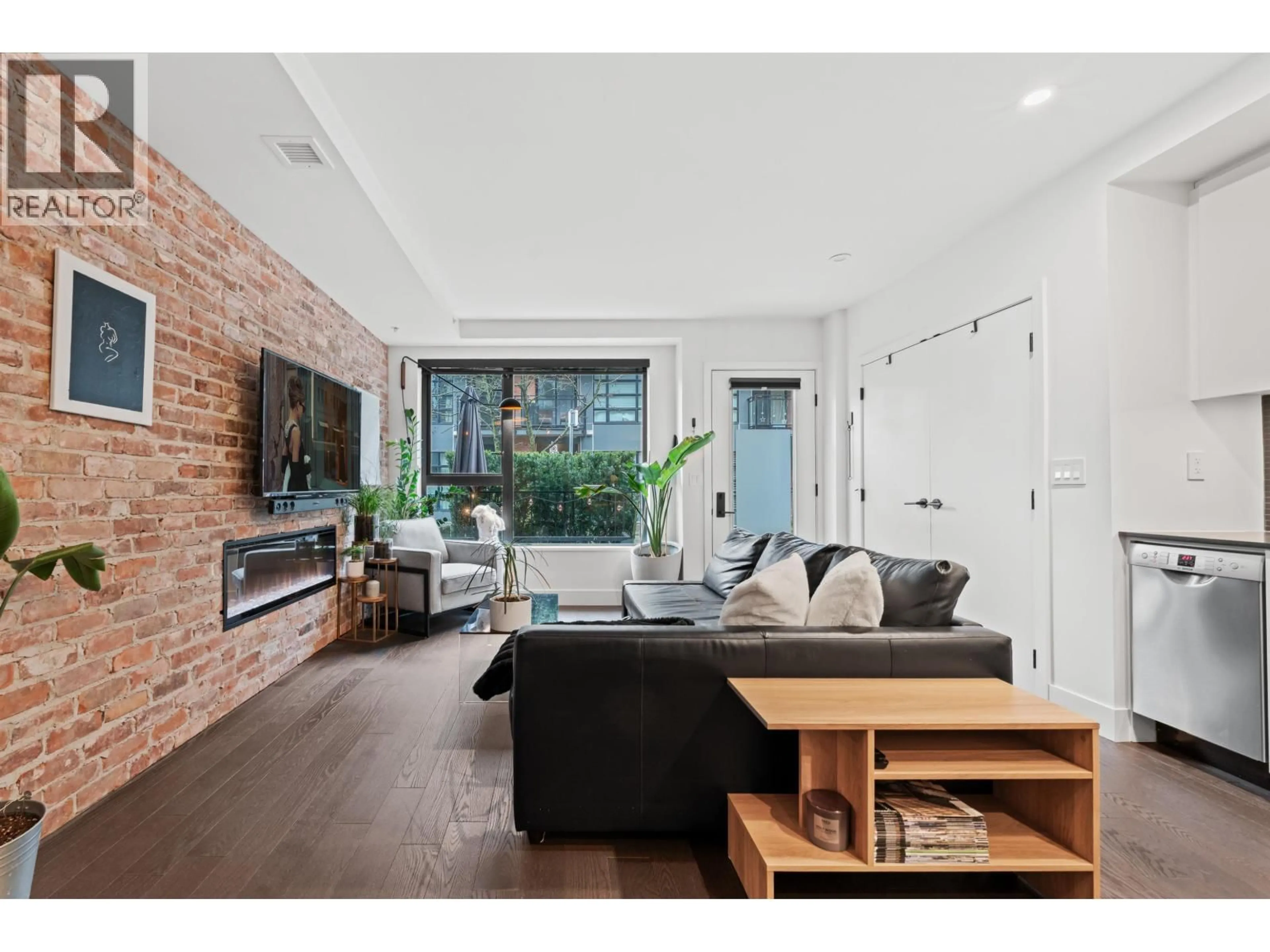 Living room with furniture, unknown for 2726 SPRING STREET, Port Moody British Columbia V3H0K7