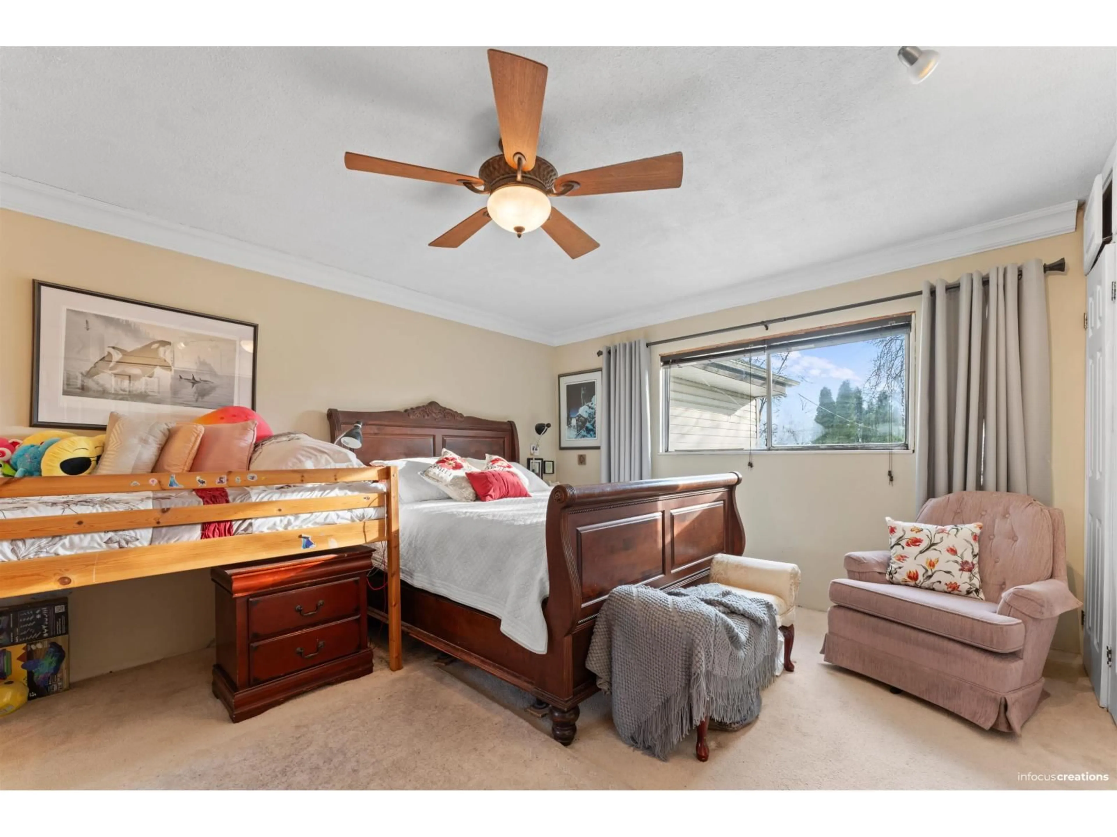 Bedroom with bed, unknown for 17307 58 AVENUE, Surrey British Columbia V3S1K7