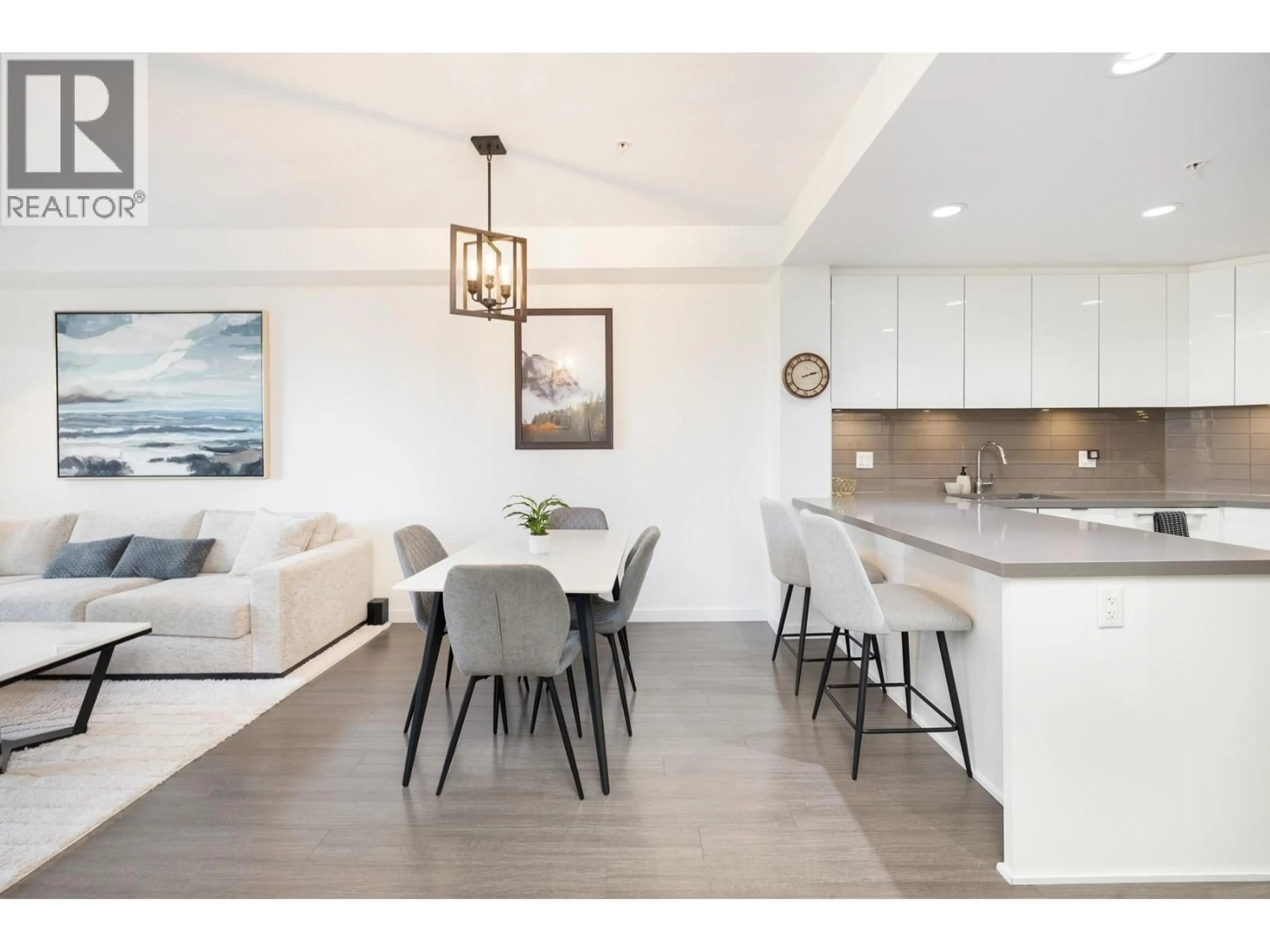 Open concept kitchen, unknown for 229 - 255 1ST STREET, North Vancouver British Columbia V7M3G8