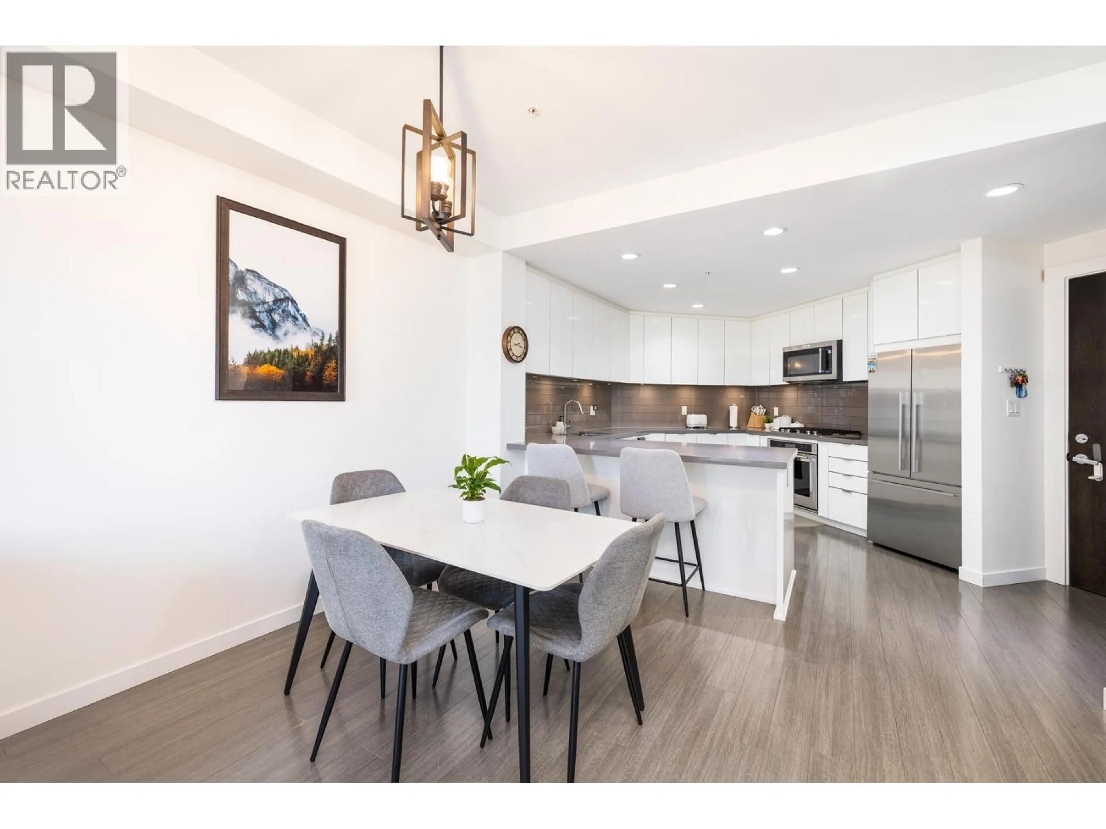 Open concept kitchen, unknown for 229 - 255 1ST STREET, North Vancouver British Columbia V7M3G8