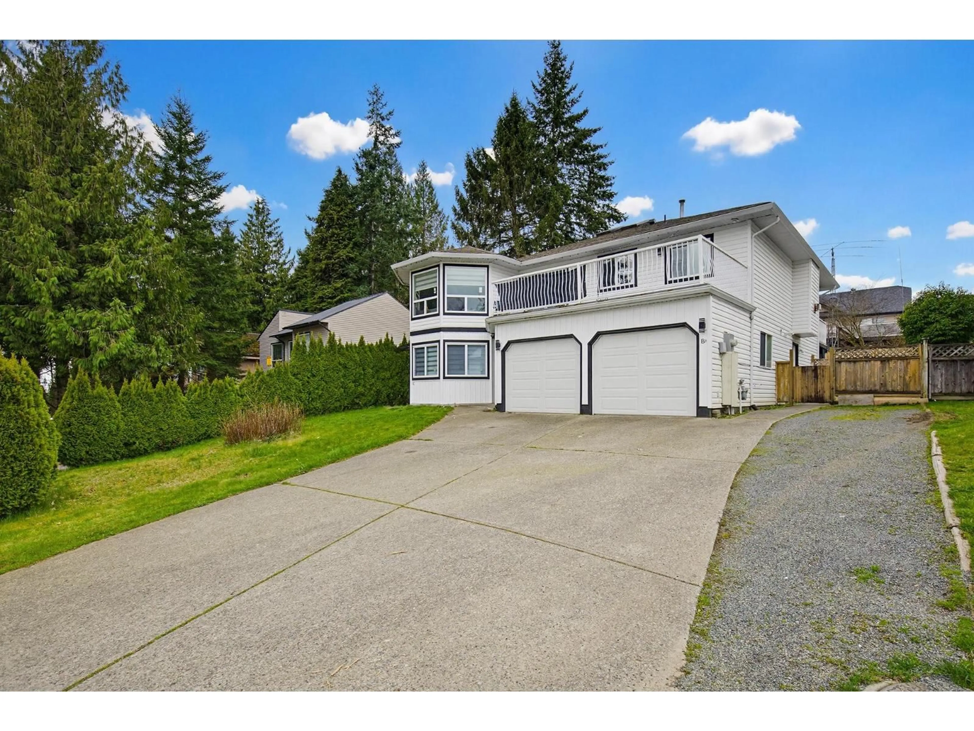 A pic from outside/outdoor area/front of a property/back of a property/a pic from drone, street for 8103 CARIBOU STREET, Mission British Columbia V2V6M8