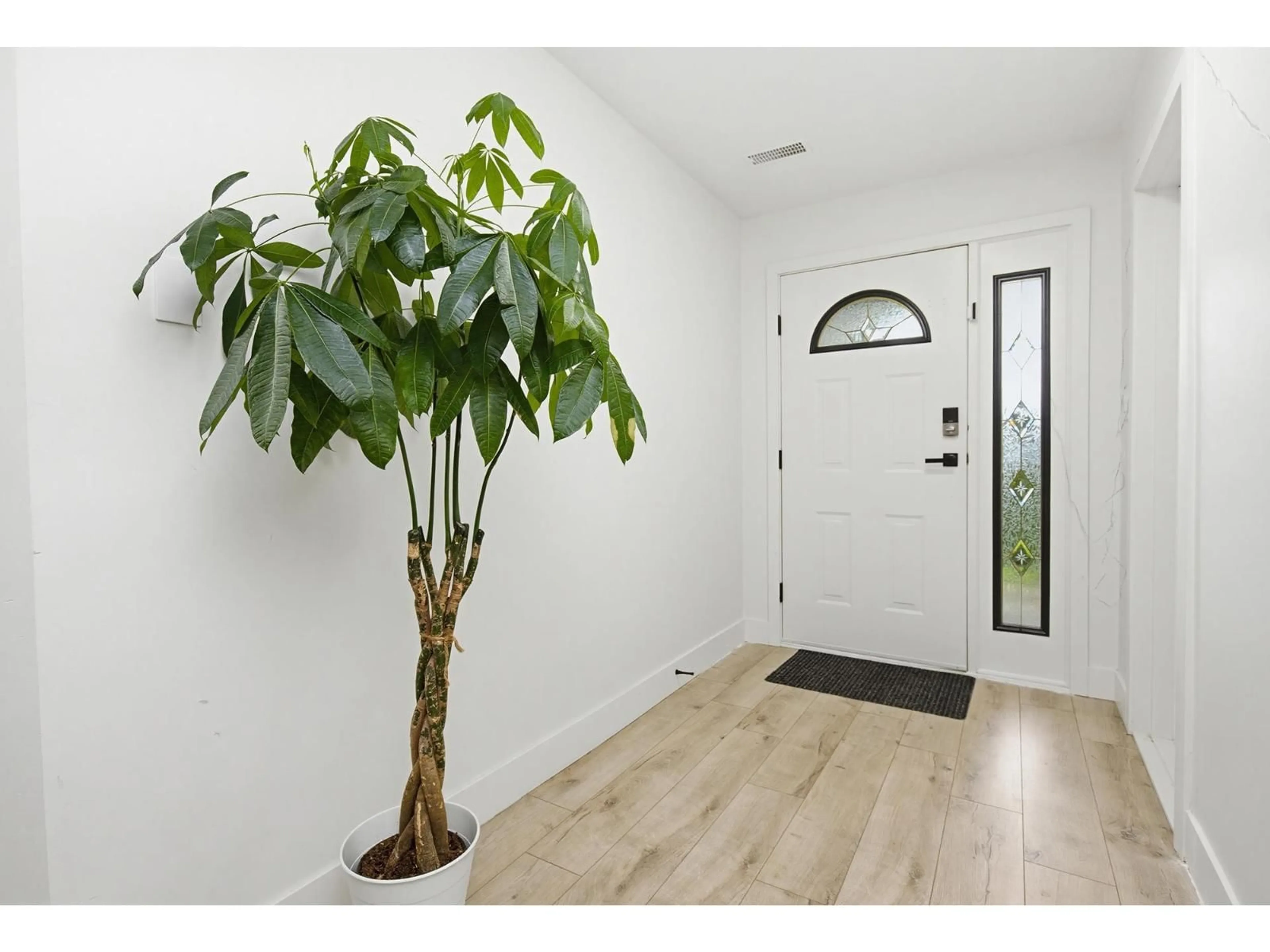 Indoor entryway for 8103 CARIBOU STREET, Mission British Columbia V2V6M8