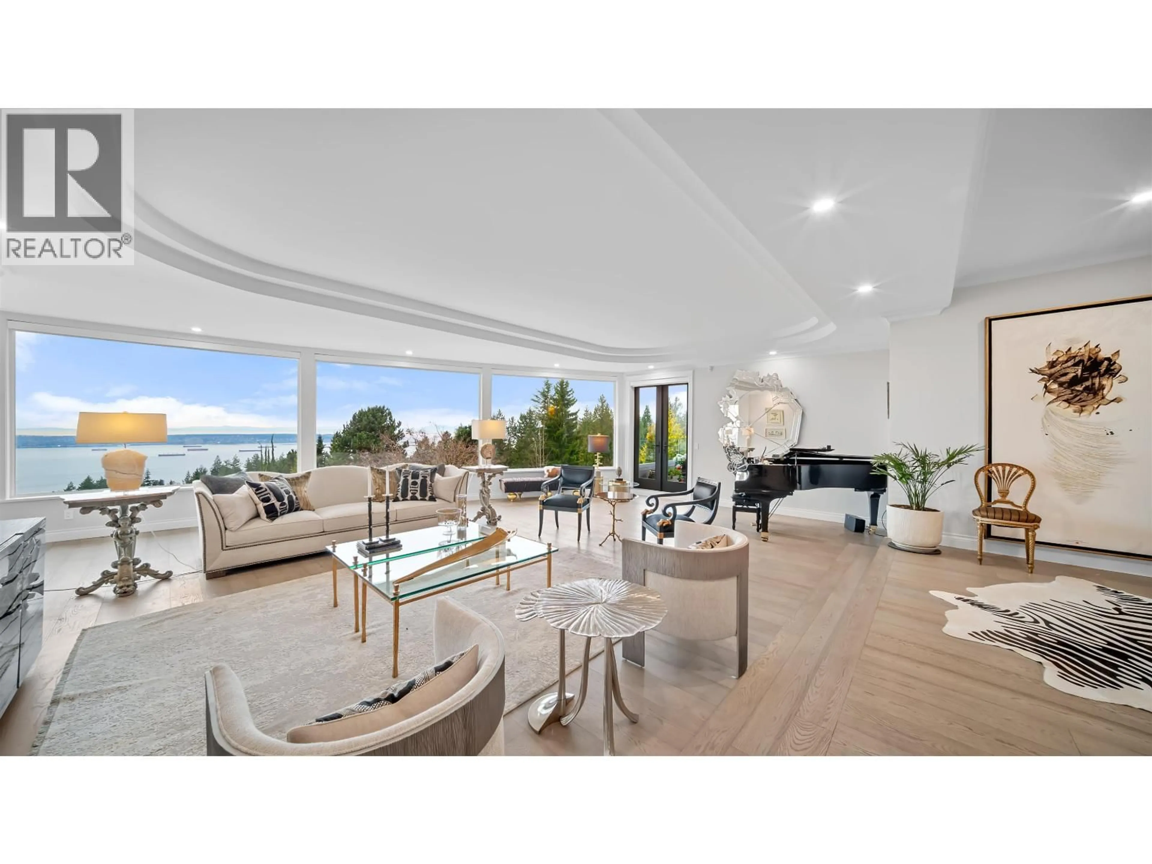 Living room with furniture, unknown for 1439 CHIPPENDALE ROAD, West Vancouver British Columbia V7S2N7