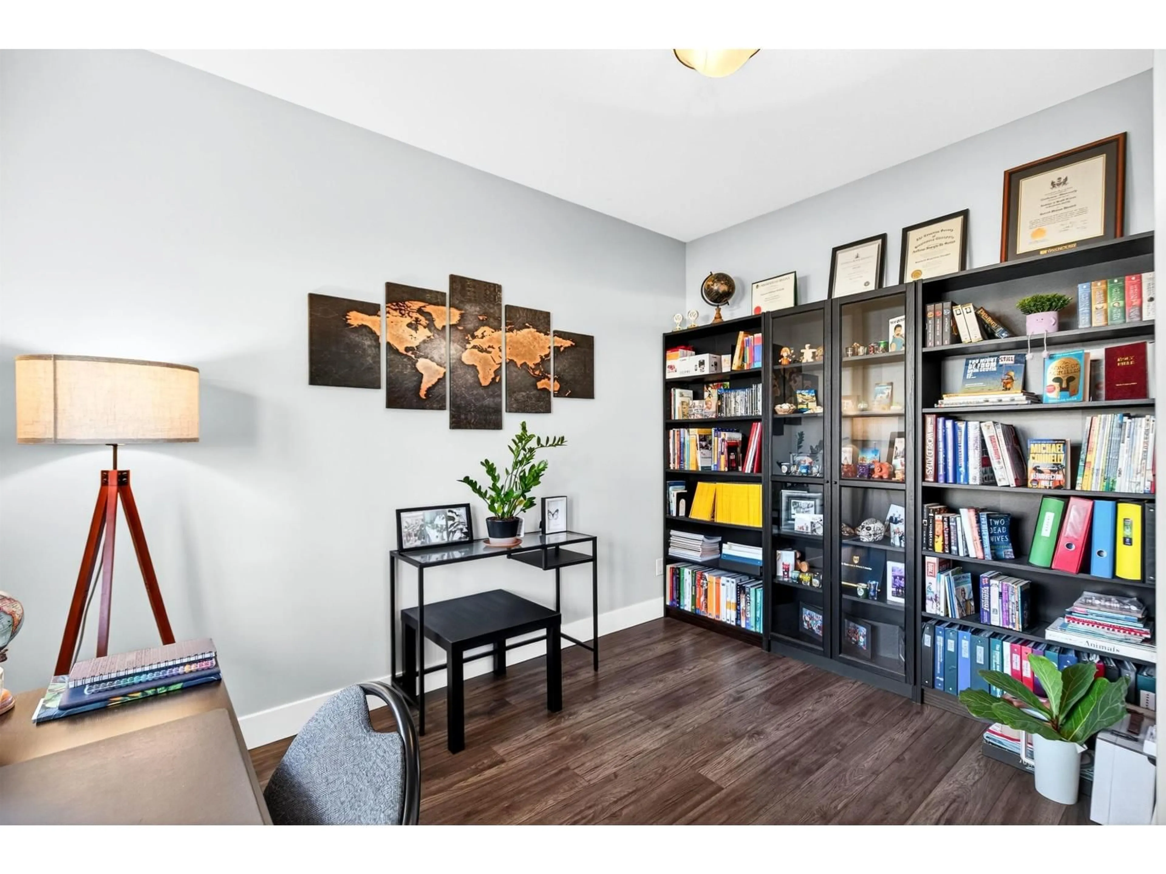 Living room with furniture, wood/laminate floor for 14974 59 AVENUE, Surrey British Columbia V3S3W8