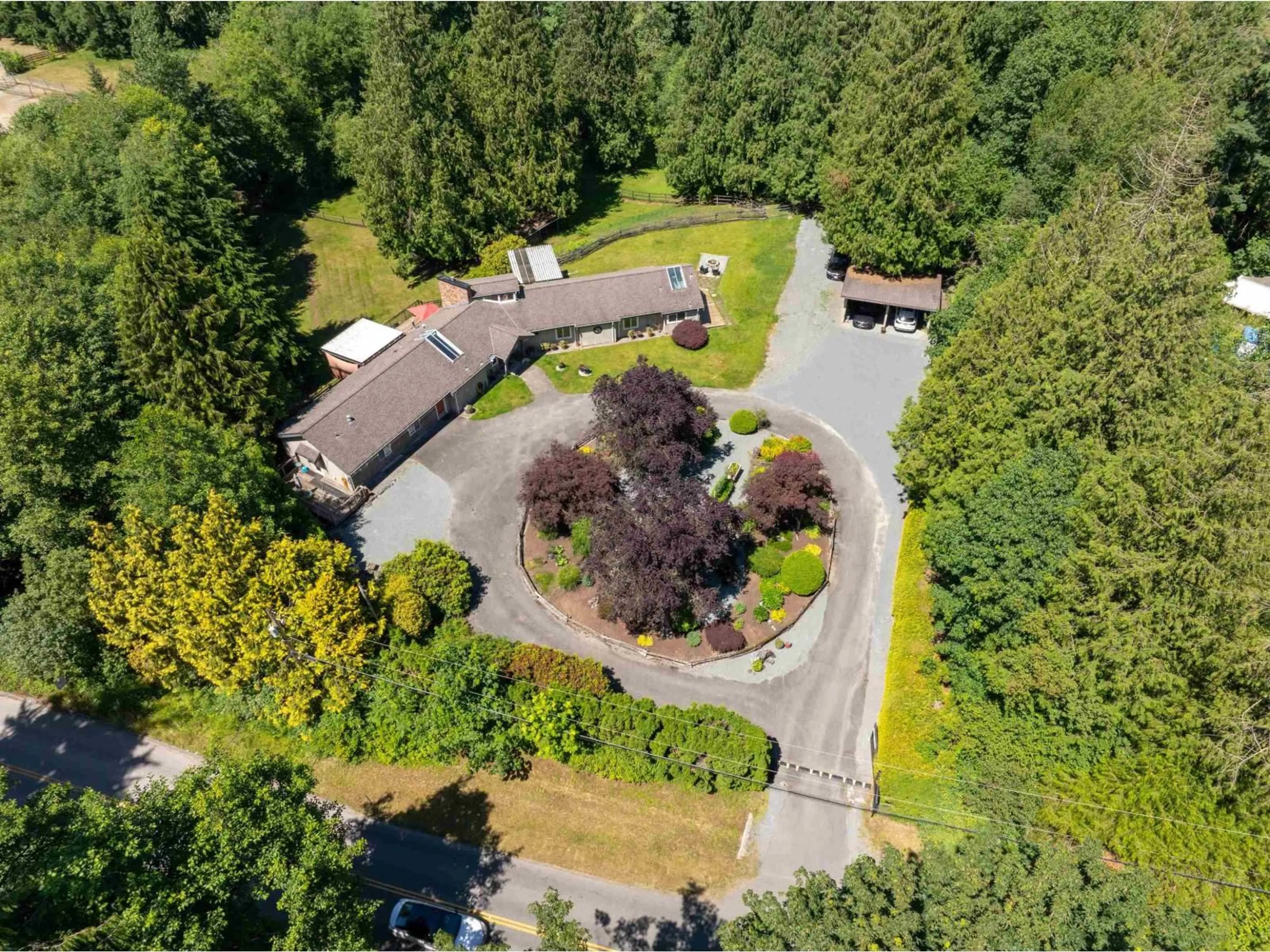 A pic from outside/outdoor area/front of a property/back of a property/a pic from drone, unknown for 25177 64 AVENUE, Langley British Columbia V4W1H5
