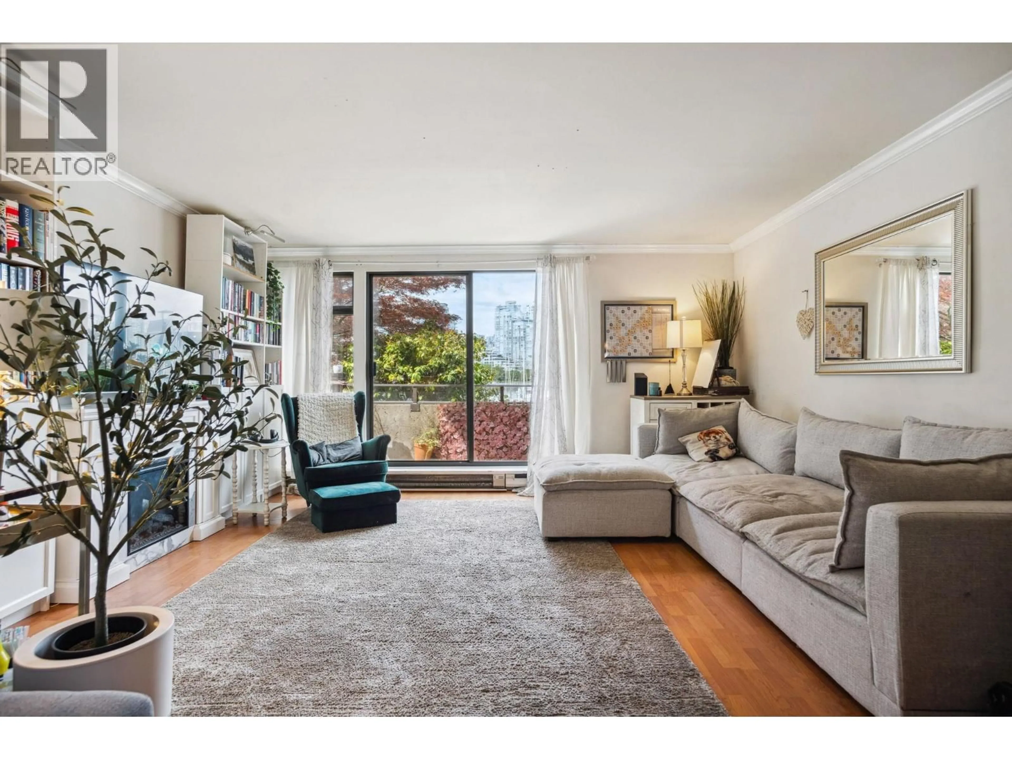 Living room with furniture, unknown for 784 MILLBANK, Vancouver British Columbia V5Z3Z3