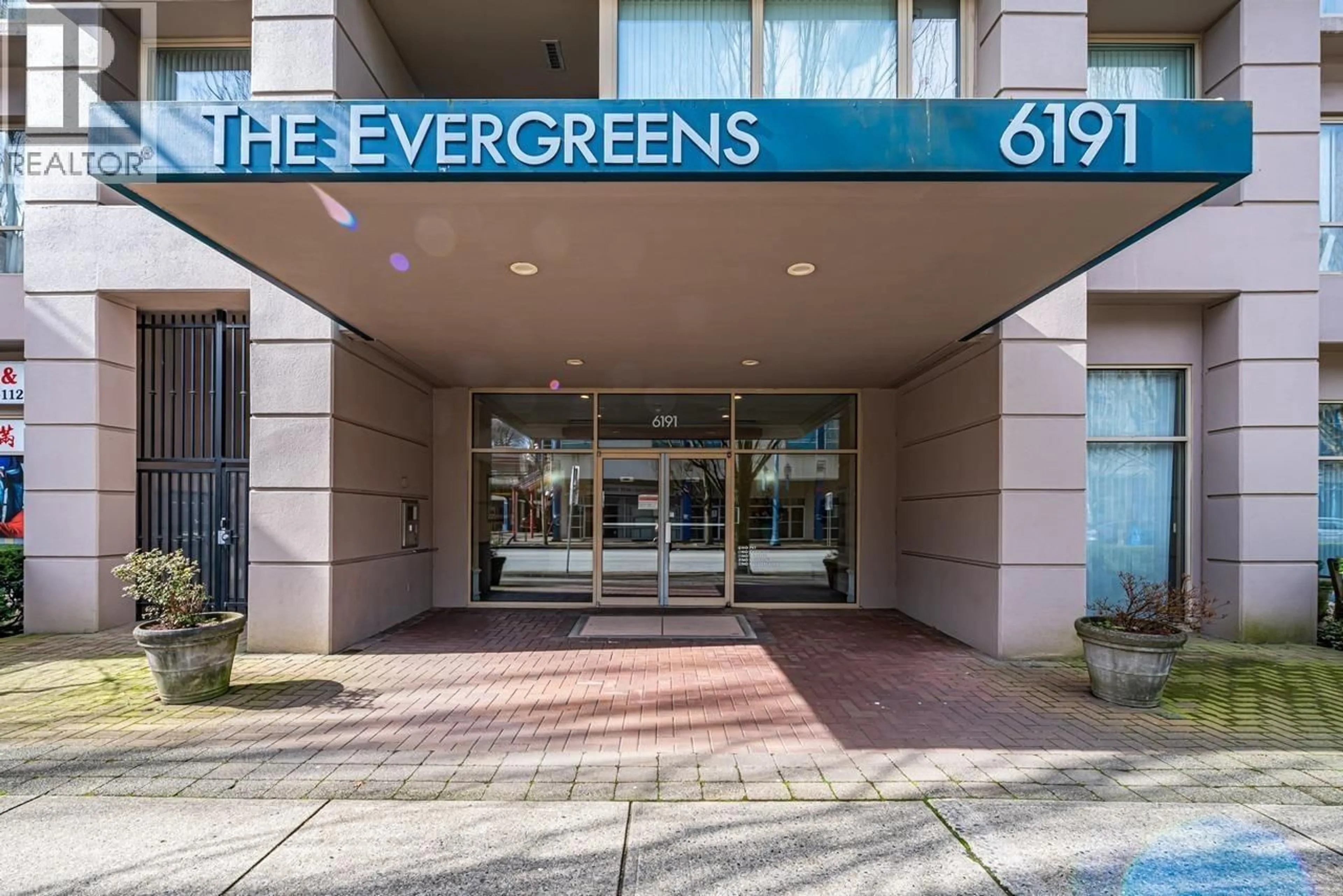 Indoor foyer for 1503 - 6191 BUSWELL STREET, Richmond British Columbia V6Y4C4