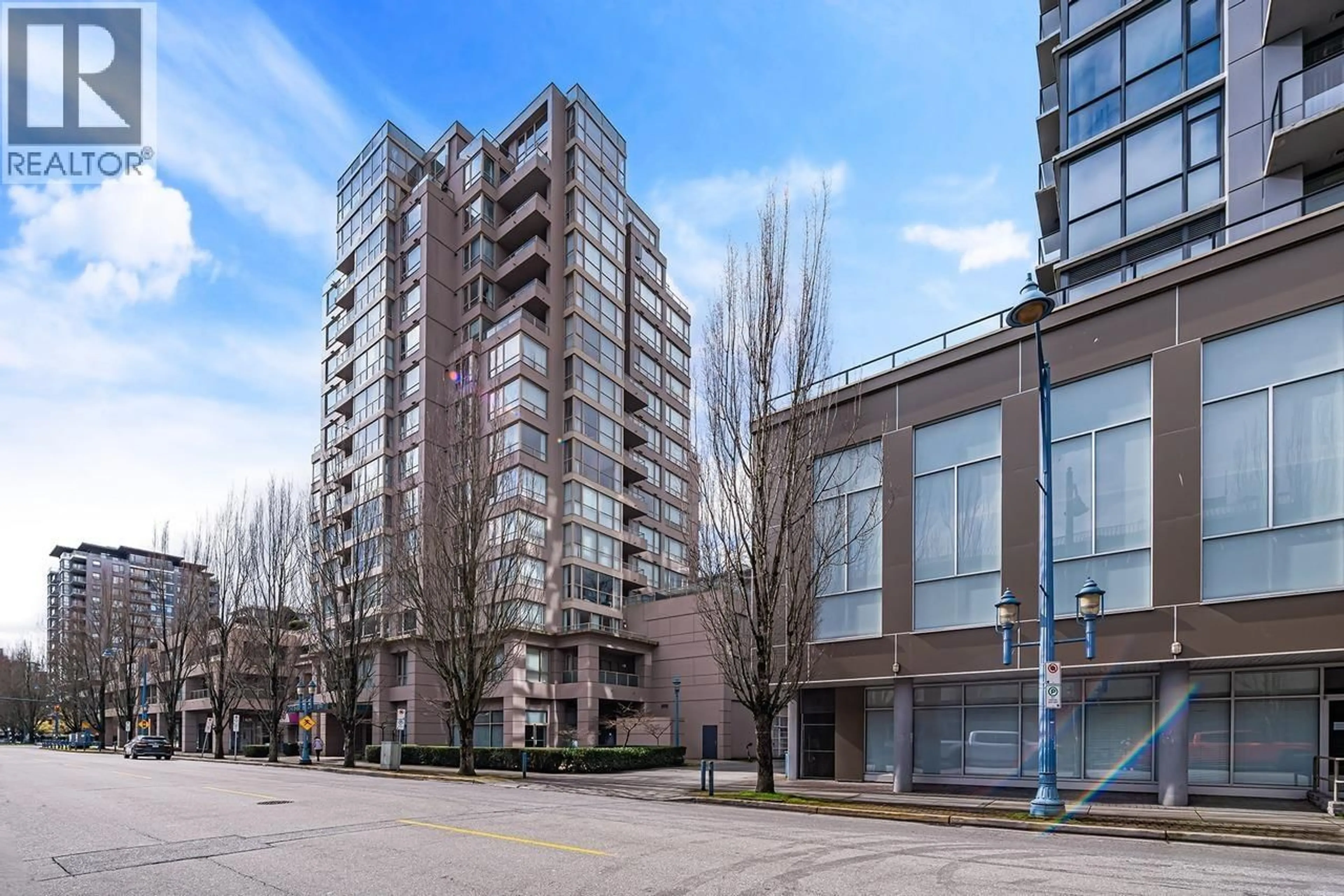 Patio, building for 1503 - 6191 BUSWELL STREET, Richmond British Columbia V6Y4C4