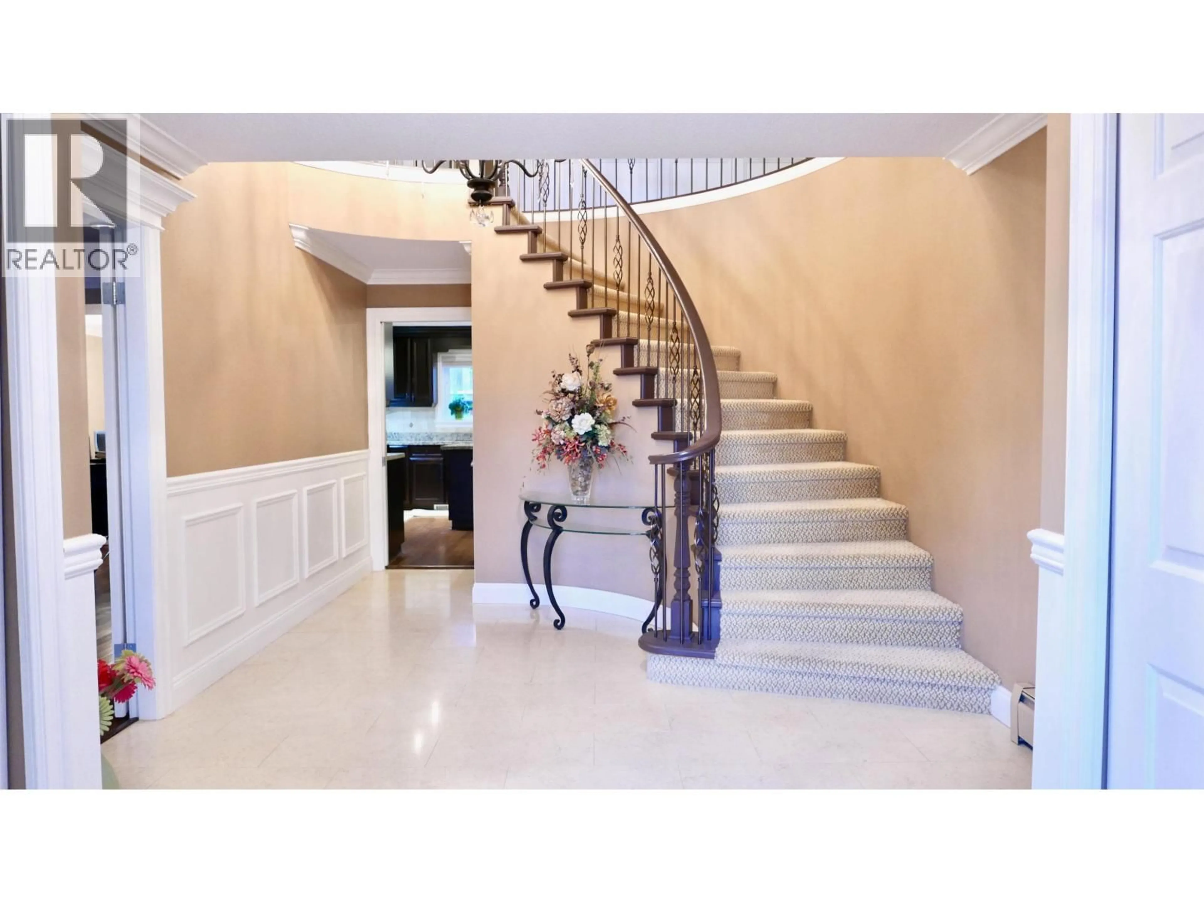 Indoor foyer for 7625 AUBREY STREET, Burnaby British Columbia V5A1K6