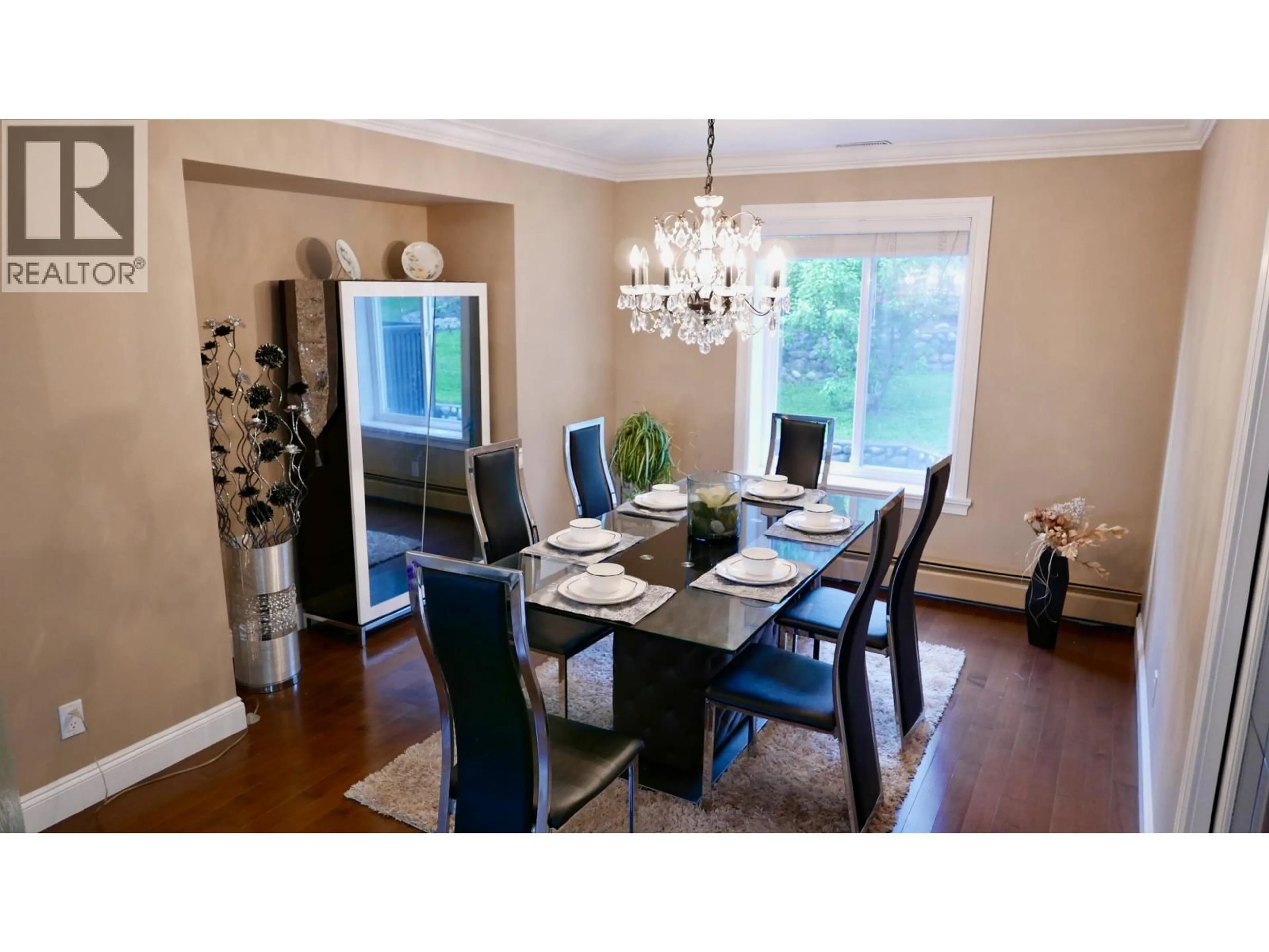 Dining room, wood/laminate floor for 7625 AUBREY STREET, Burnaby British Columbia V5A1K6