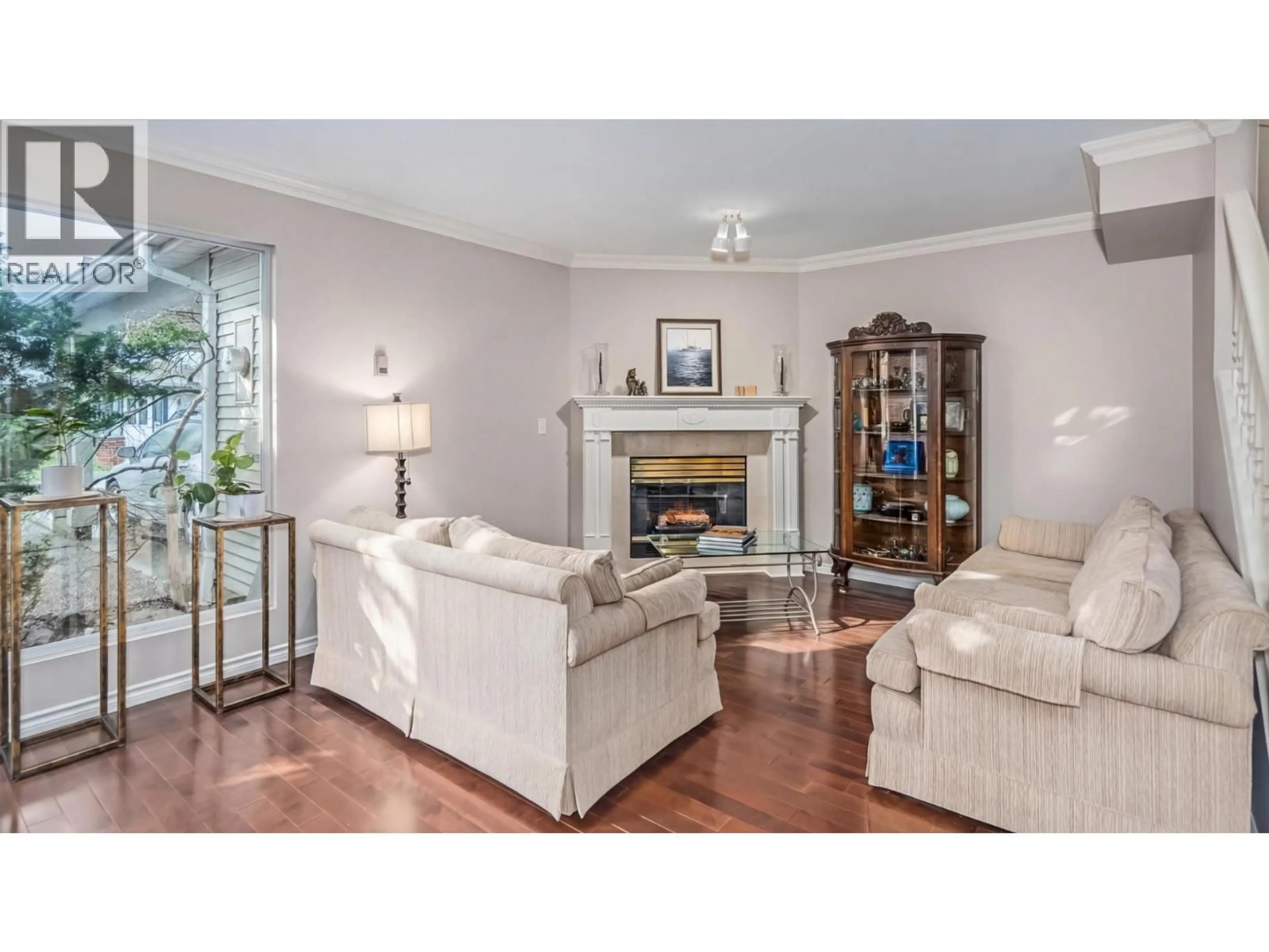 Living room with furniture, wood/laminate floor for 25 - 4756 62 STREET, Delta British Columbia V4K4V8