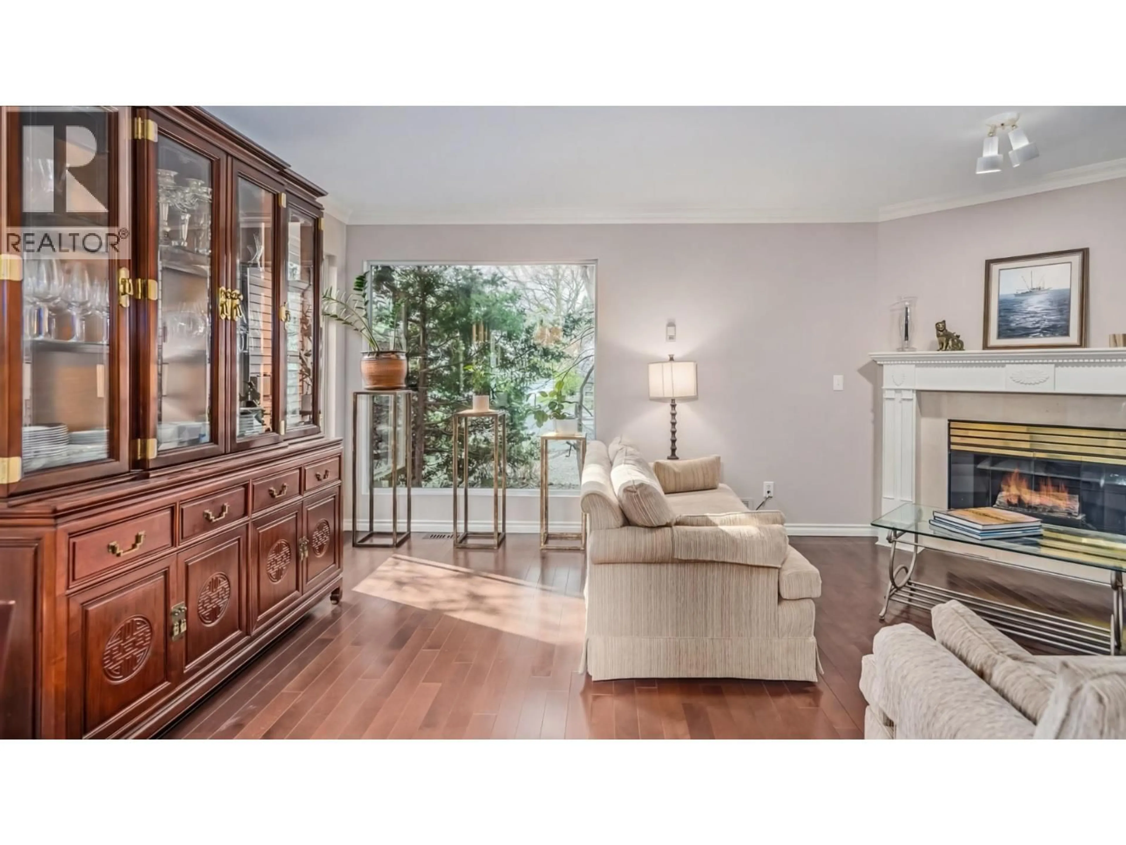 Living room with furniture, wood/laminate floor for 25 - 4756 62 STREET, Delta British Columbia V4K4V8