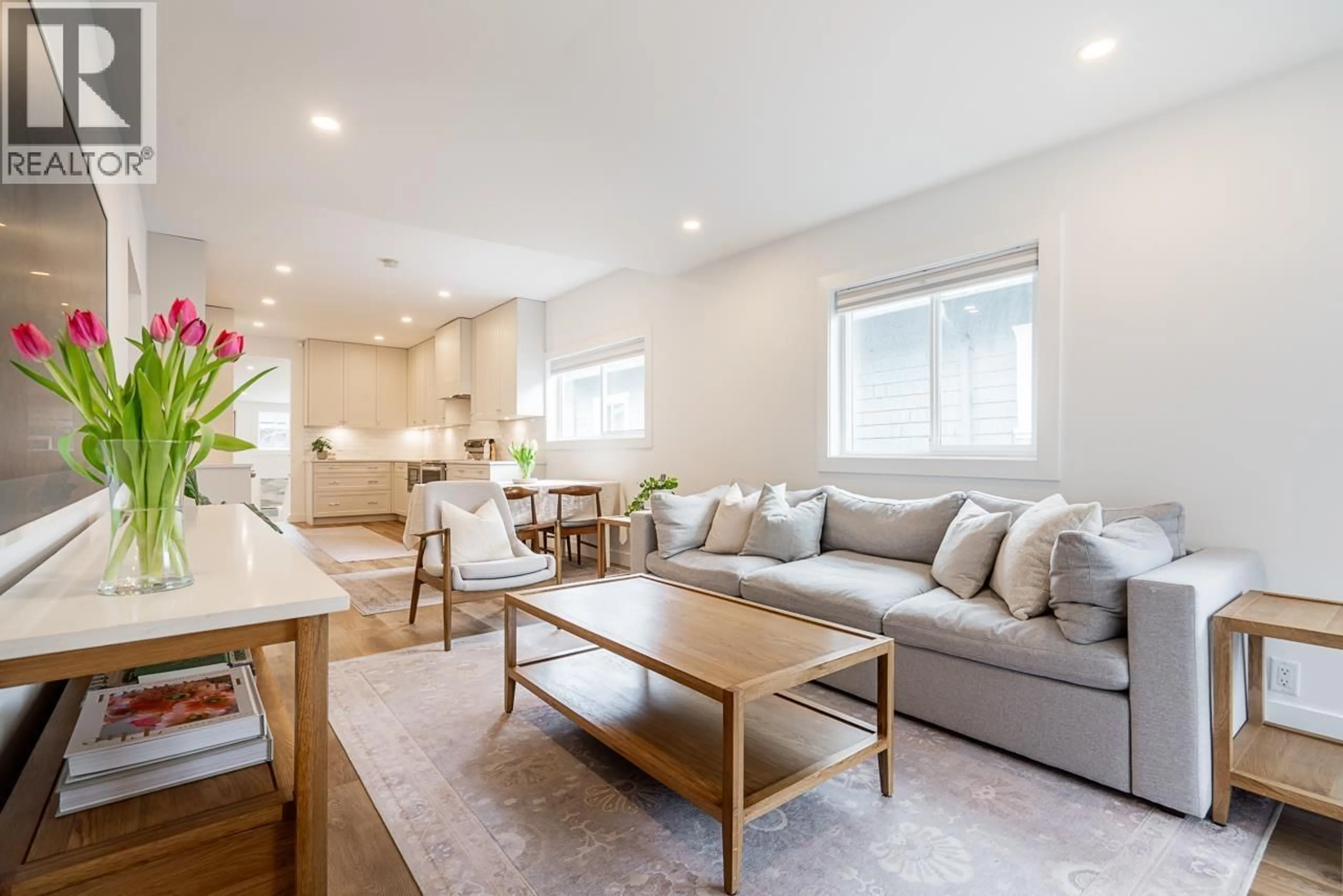 Living room with furniture, wood/laminate floor for 3643 PRINCE ALBERT STREET, Vancouver British Columbia V5V4H9