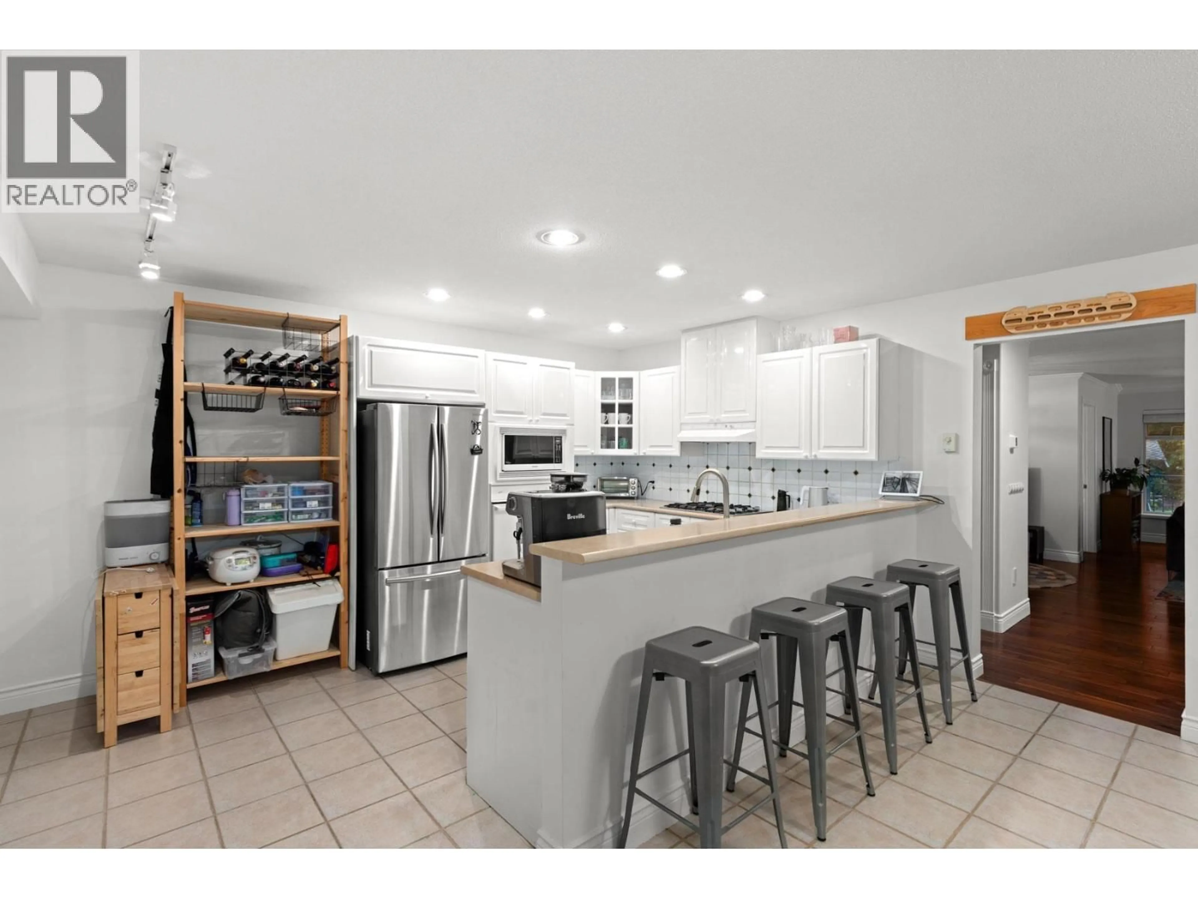 Open concept kitchen, ceramic/tile floor for 1188 STRATHAVEN DRIVE, North Vancouver British Columbia V7H2Z6