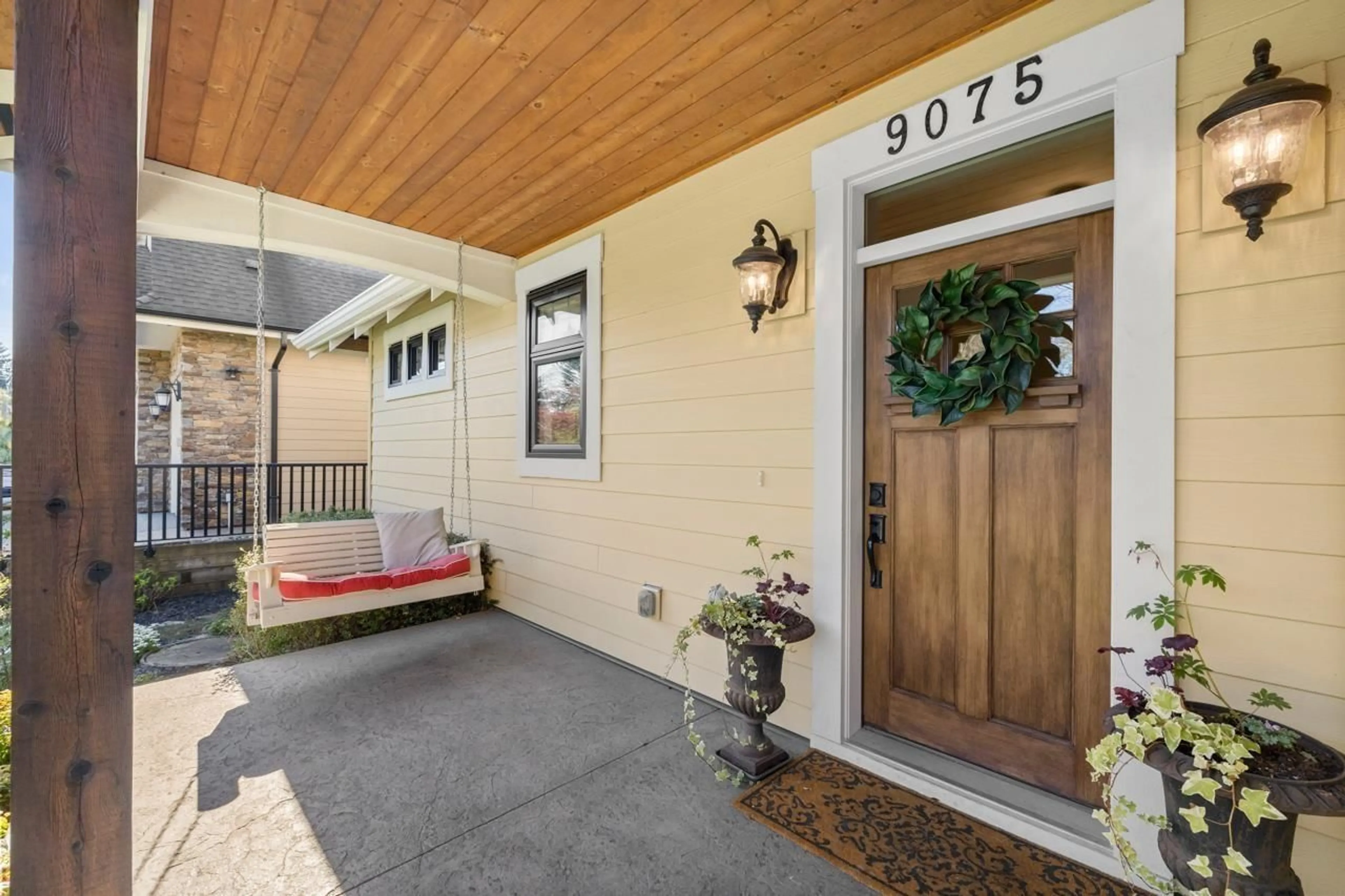 Indoor entryway for 9075 KING STREET, Langley British Columbia V1M2S6