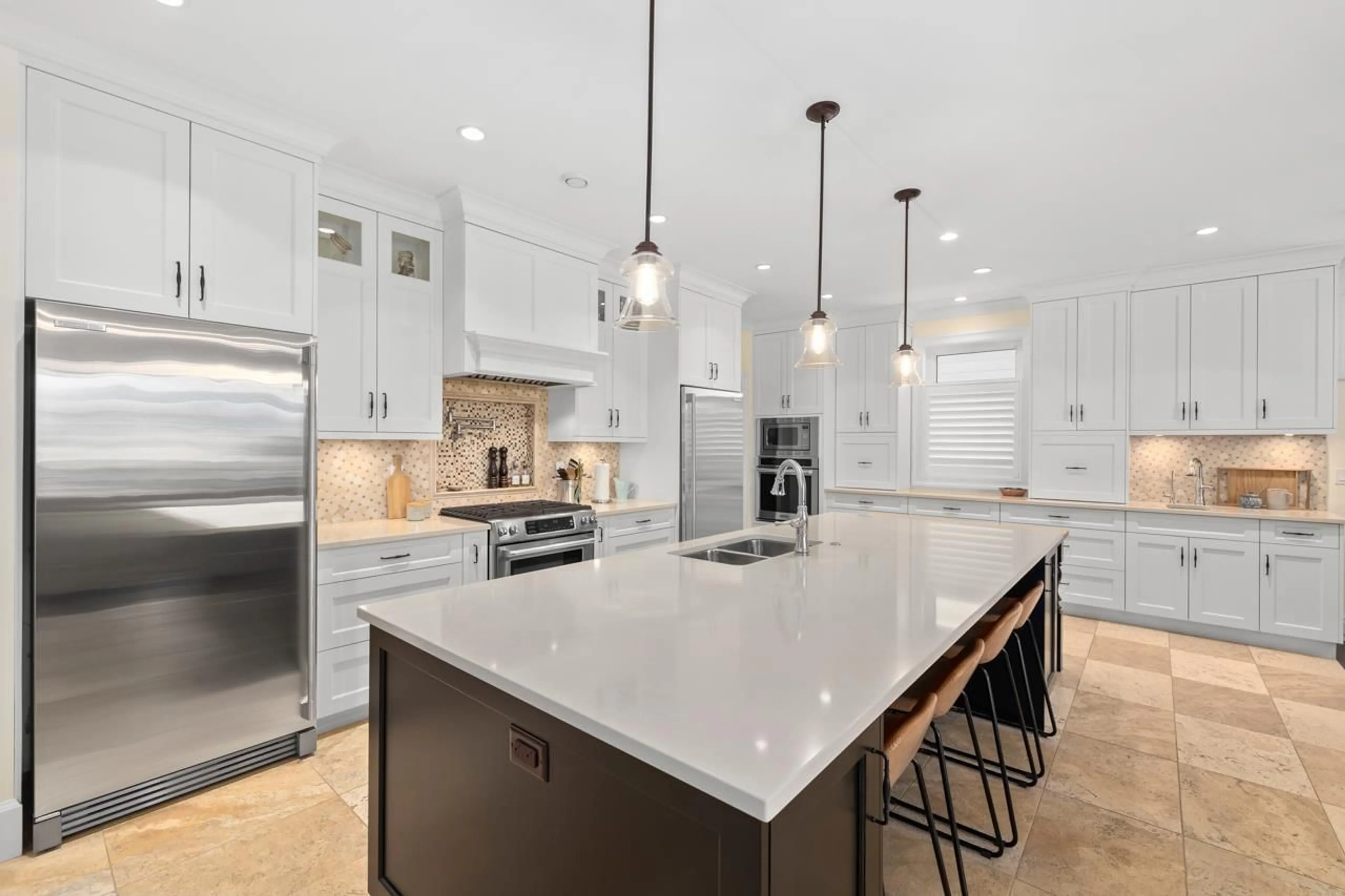 Open concept kitchen, ceramic/tile floor for 9075 KING STREET, Langley British Columbia V1M2S6