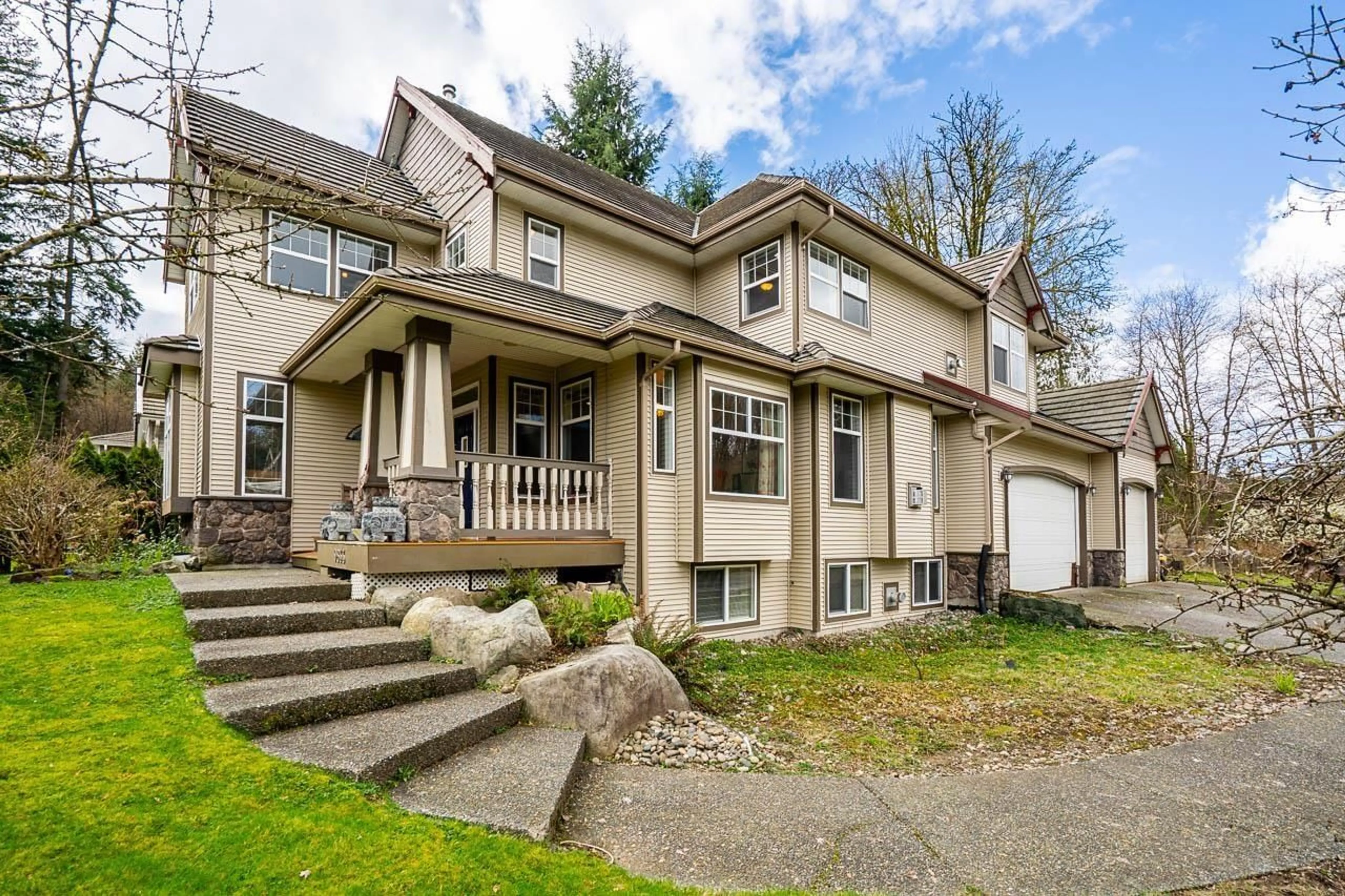 Home with vinyl exterior material, street for 9833 182 STREET, Surrey British Columbia V4N5A9