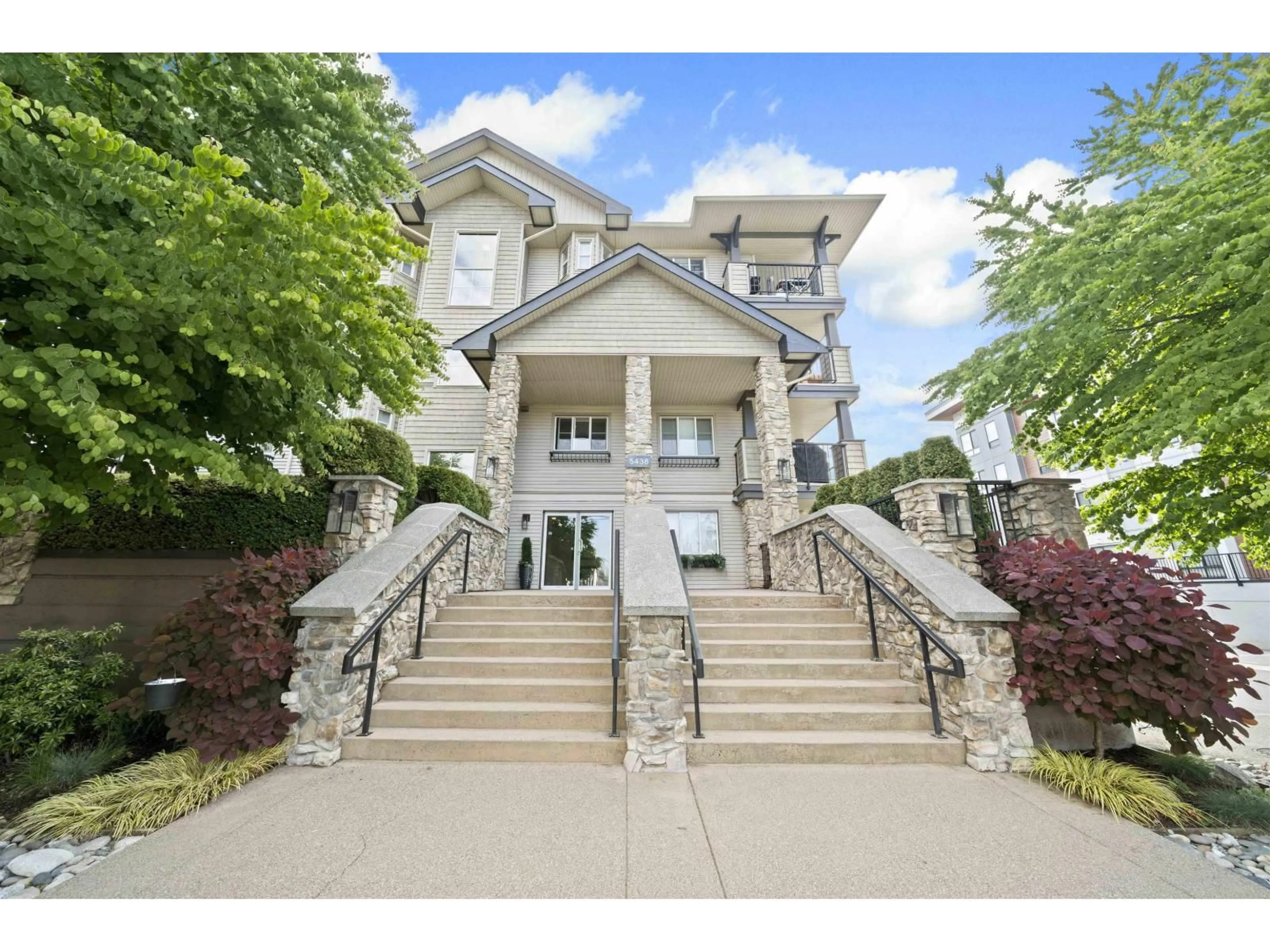 Unknown for 210 - 5438 198 STREET, Langley British Columbia V3A1G2