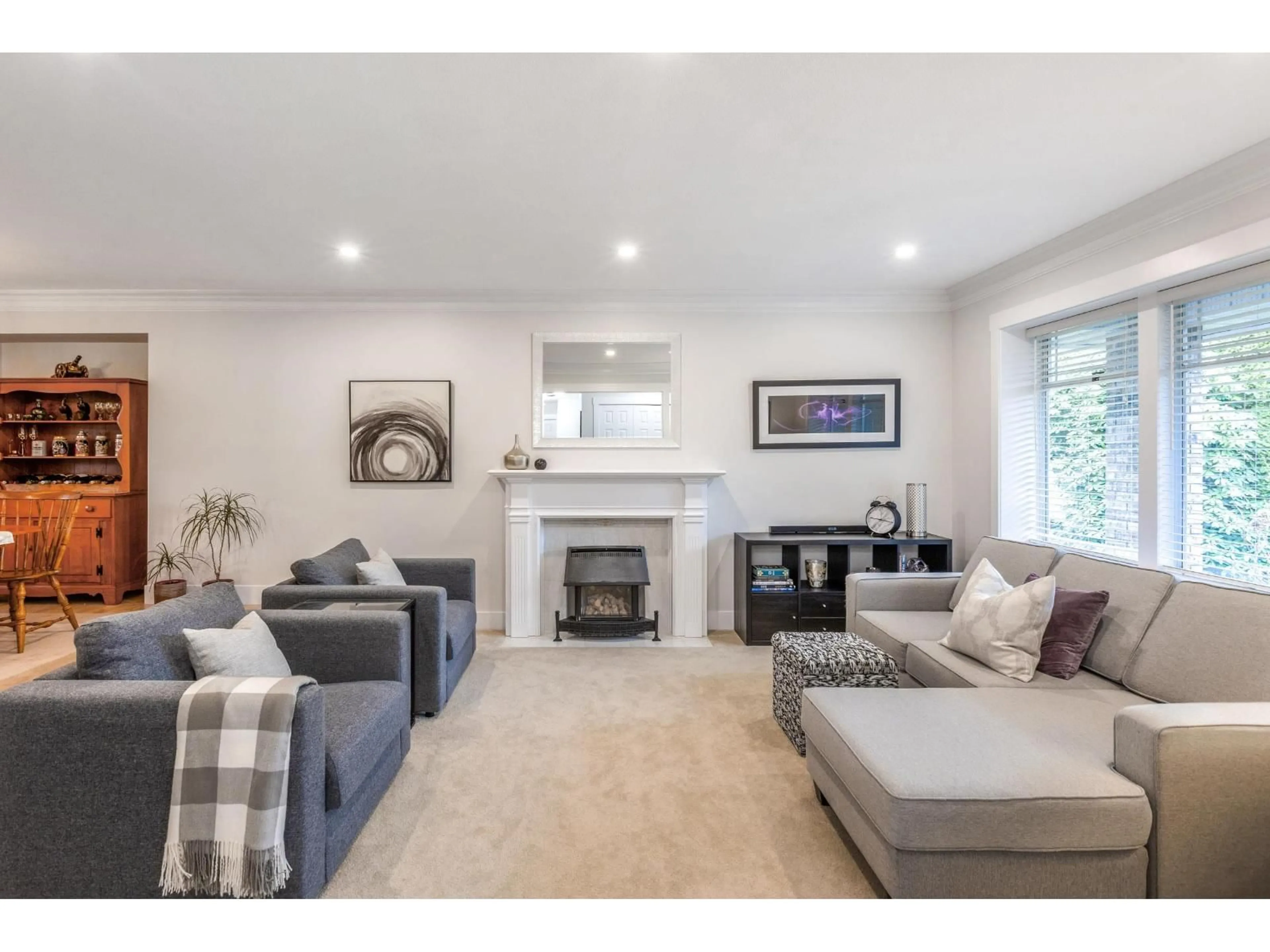 Living room with furniture, unknown for 4928 196B STREET, Langley British Columbia V3A7N7