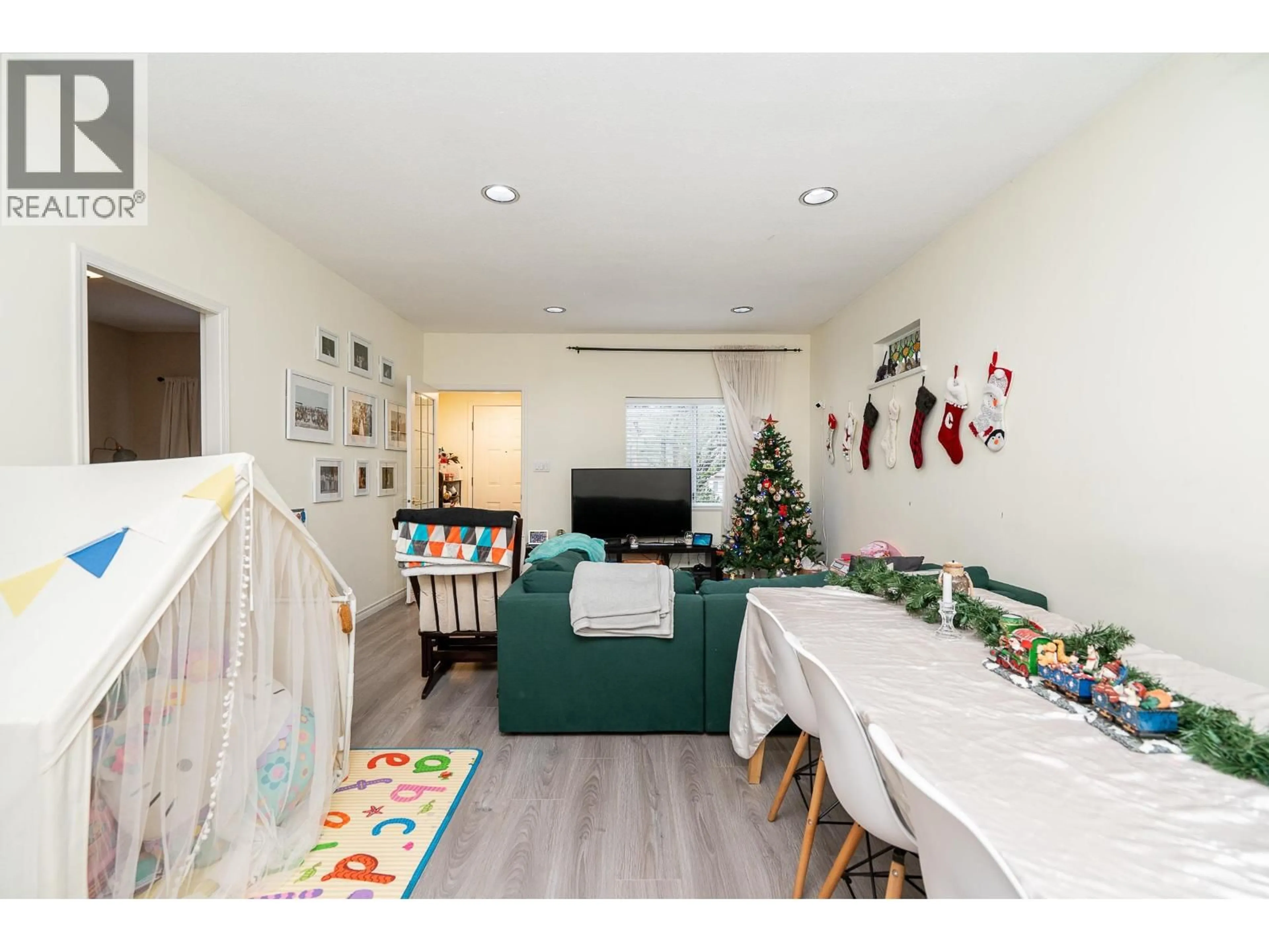 A pic of a room for 156 53RD AVENUE, Vancouver British Columbia V5X1H8