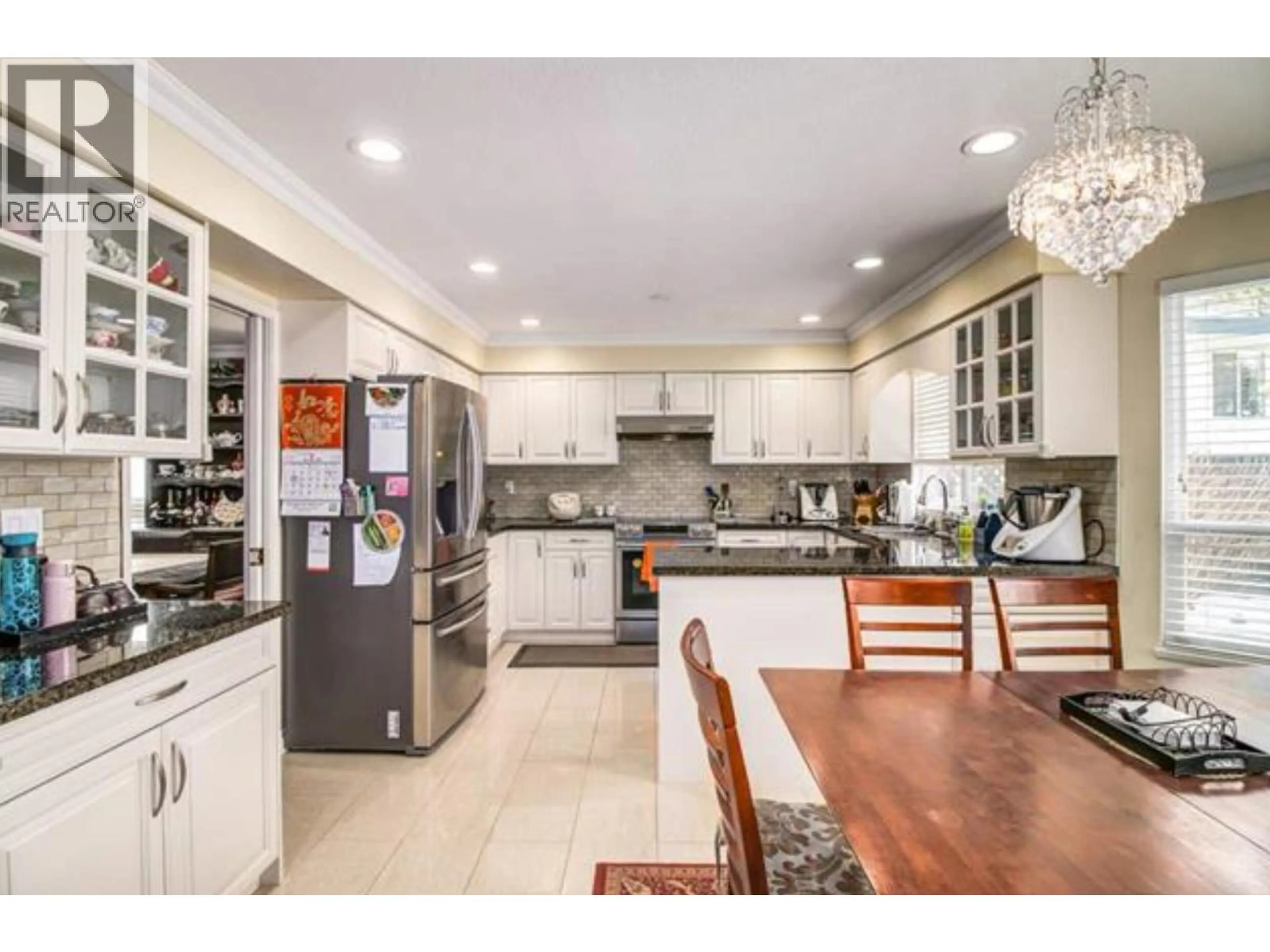 Open concept kitchen, ceramic/tile floor for 10451 STEVESTON HIGHWAY, Richmond British Columbia V7A1N3