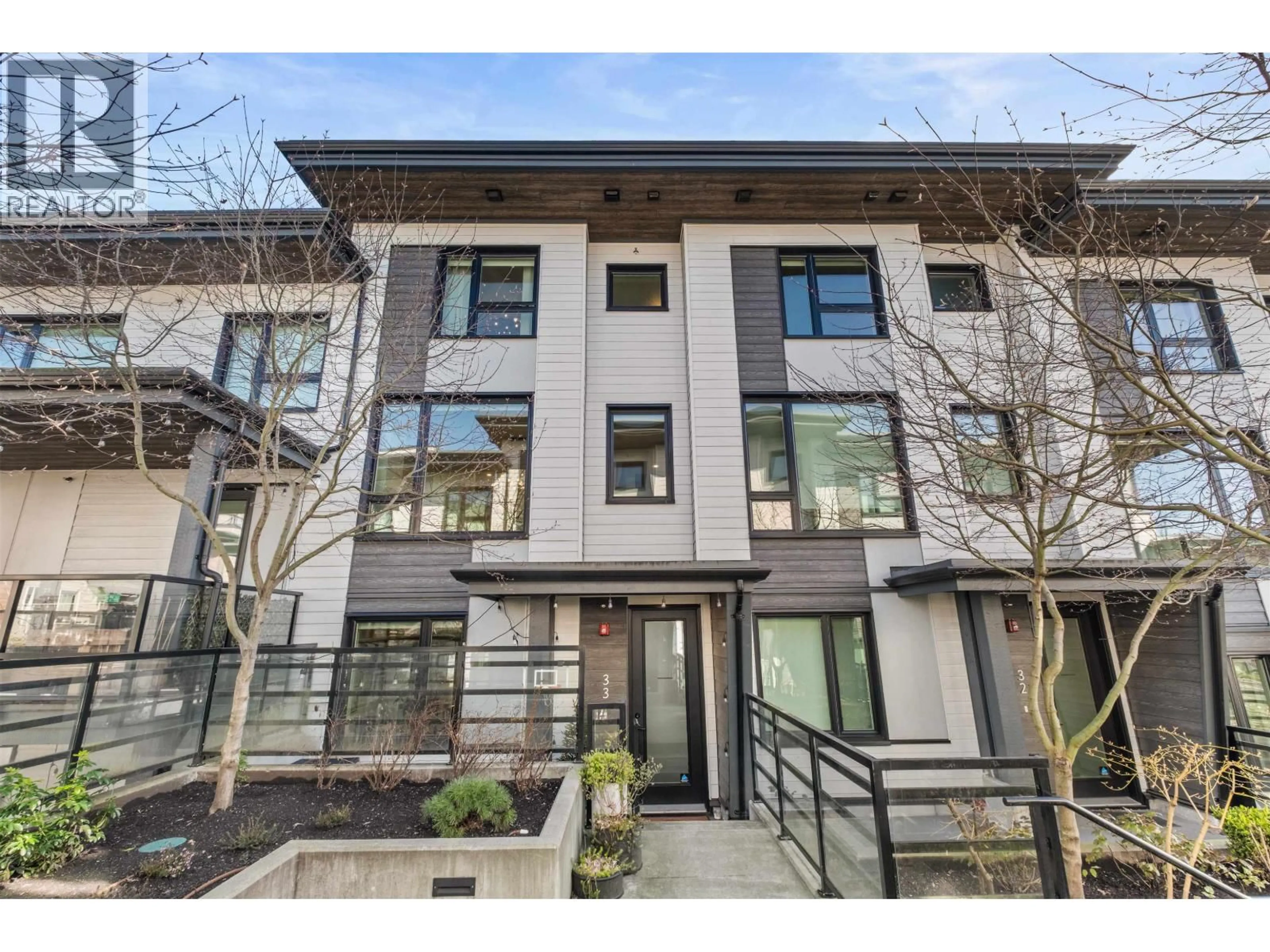 Unknown for 33 - 528 2ND STREET, North Vancouver British Columbia V7L0G8