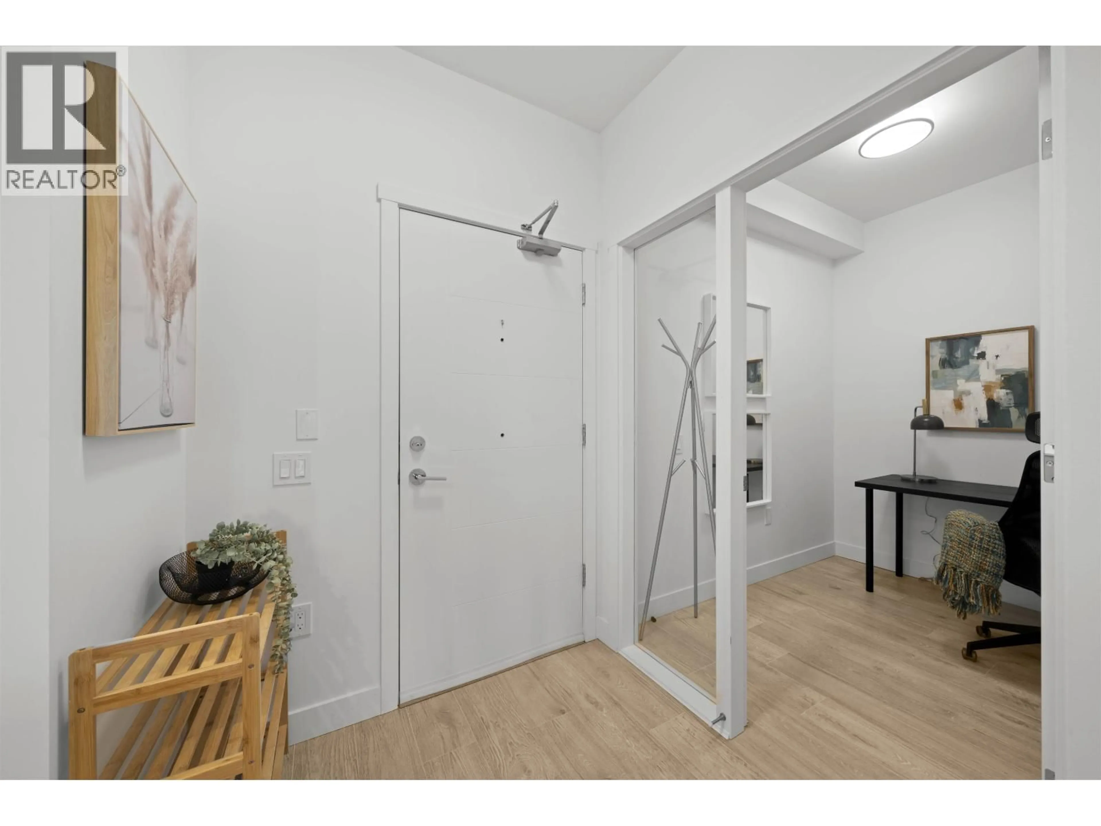 Indoor entryway for 110 - 2160 GRANT AVENUE, Port Coquitlam British Columbia V3B0T3