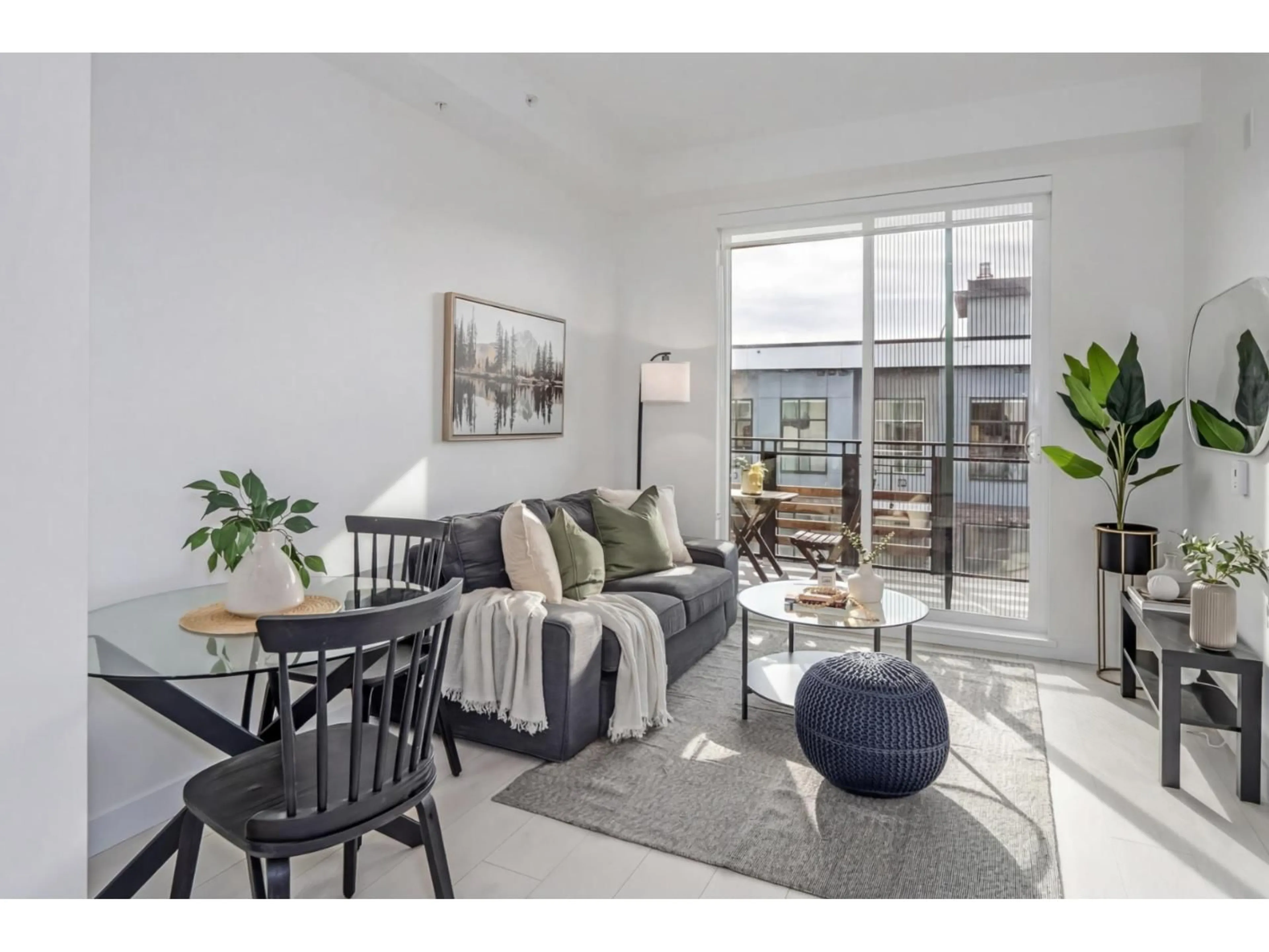 Living room with furniture, unknown for 615 - 13439 94A AVENUE, Surrey British Columbia V3V0G9