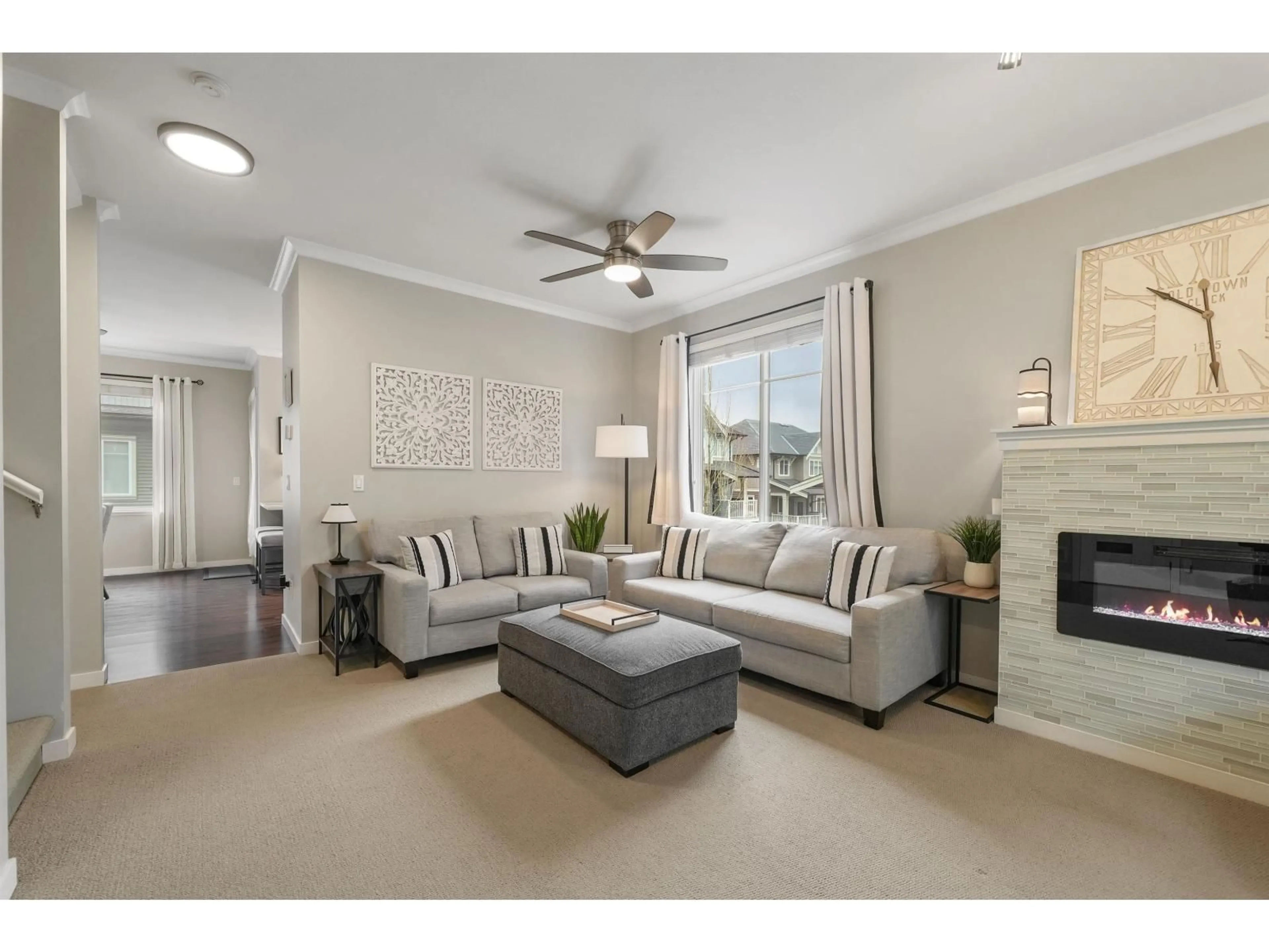 Living room with furniture, unknown for 8 - 6575 192 STREET, Surrey British Columbia V4N5T8