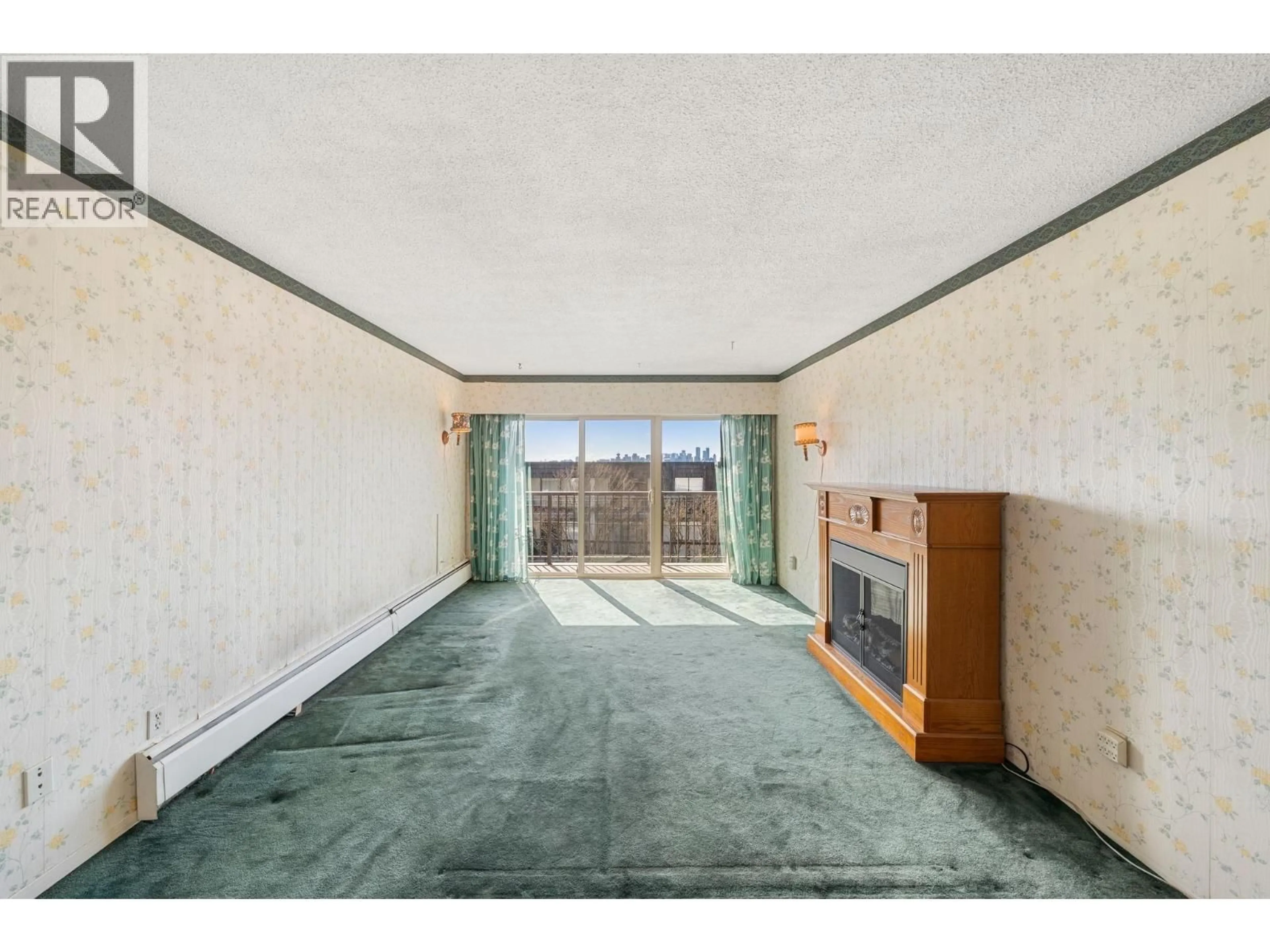 A pic of a room for 201 - 225 3RD STREET, North Vancouver British Columbia V7M1E9