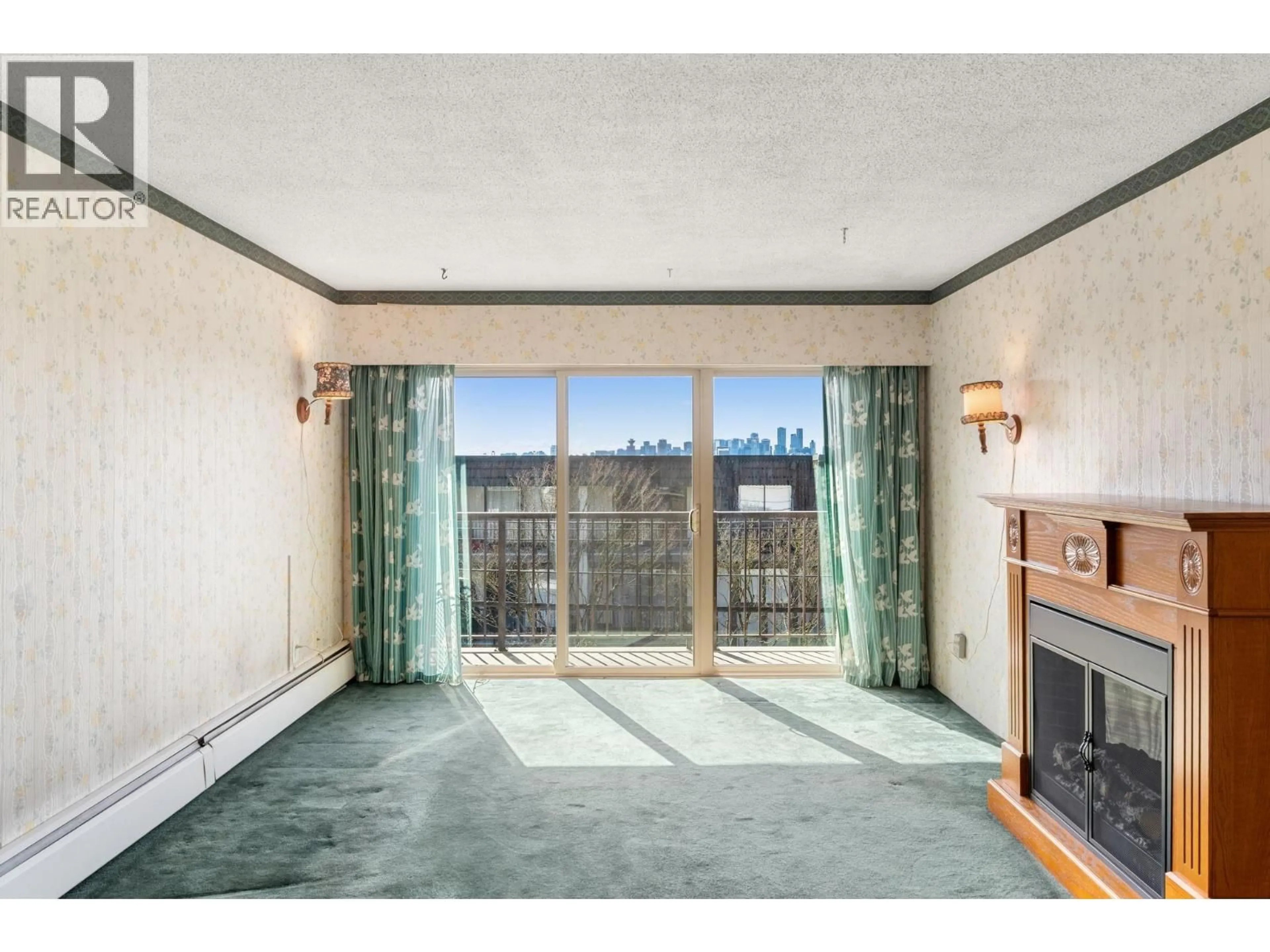 A pic of a room for 201 - 225 3RD STREET, North Vancouver British Columbia V7M1E9