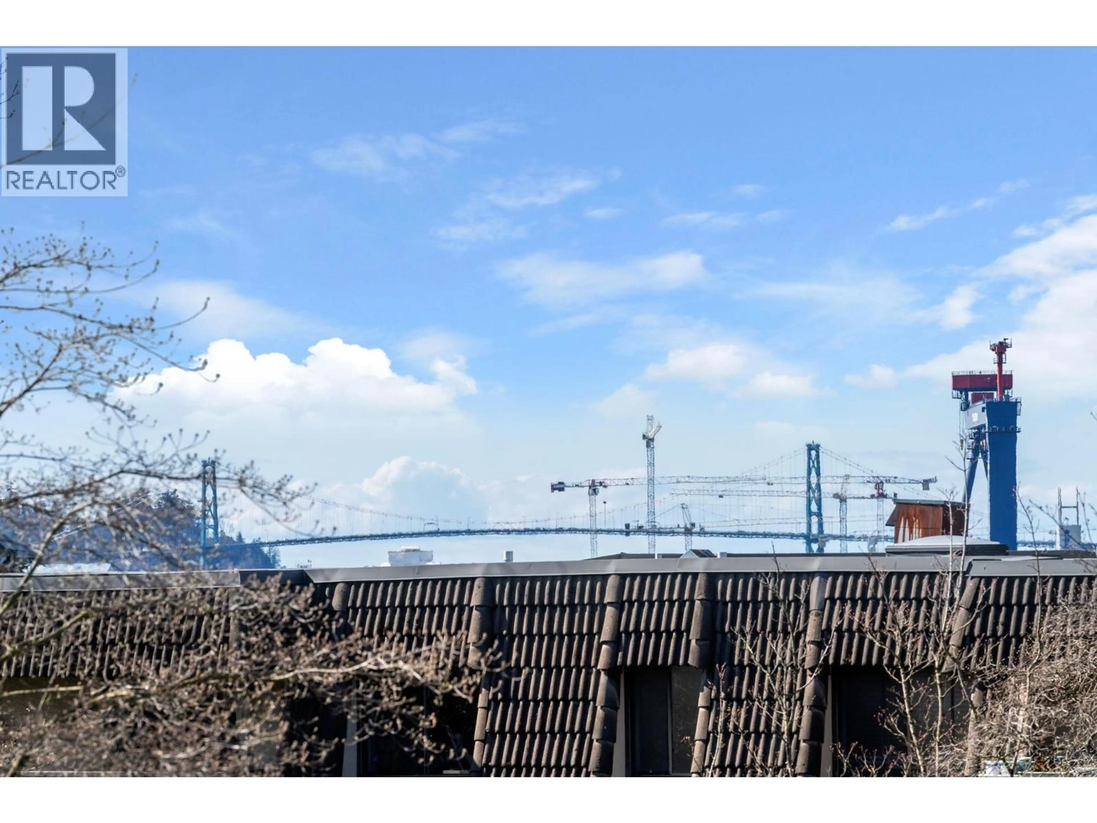 Blurry image for 201 - 225 3RD STREET, North Vancouver British Columbia V7M1E9