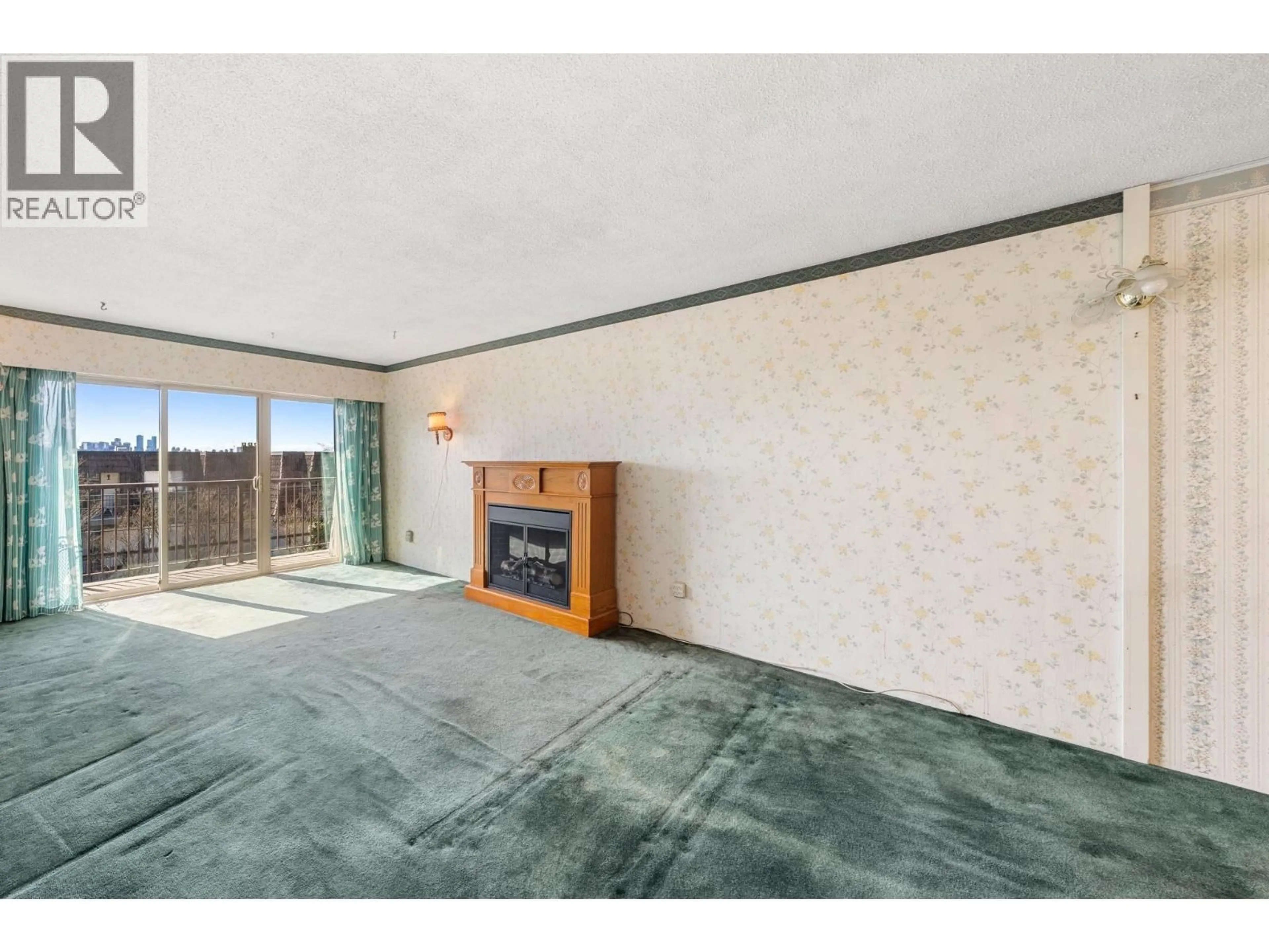 A pic of a room for 201 - 225 3RD STREET, North Vancouver British Columbia V7M1E9