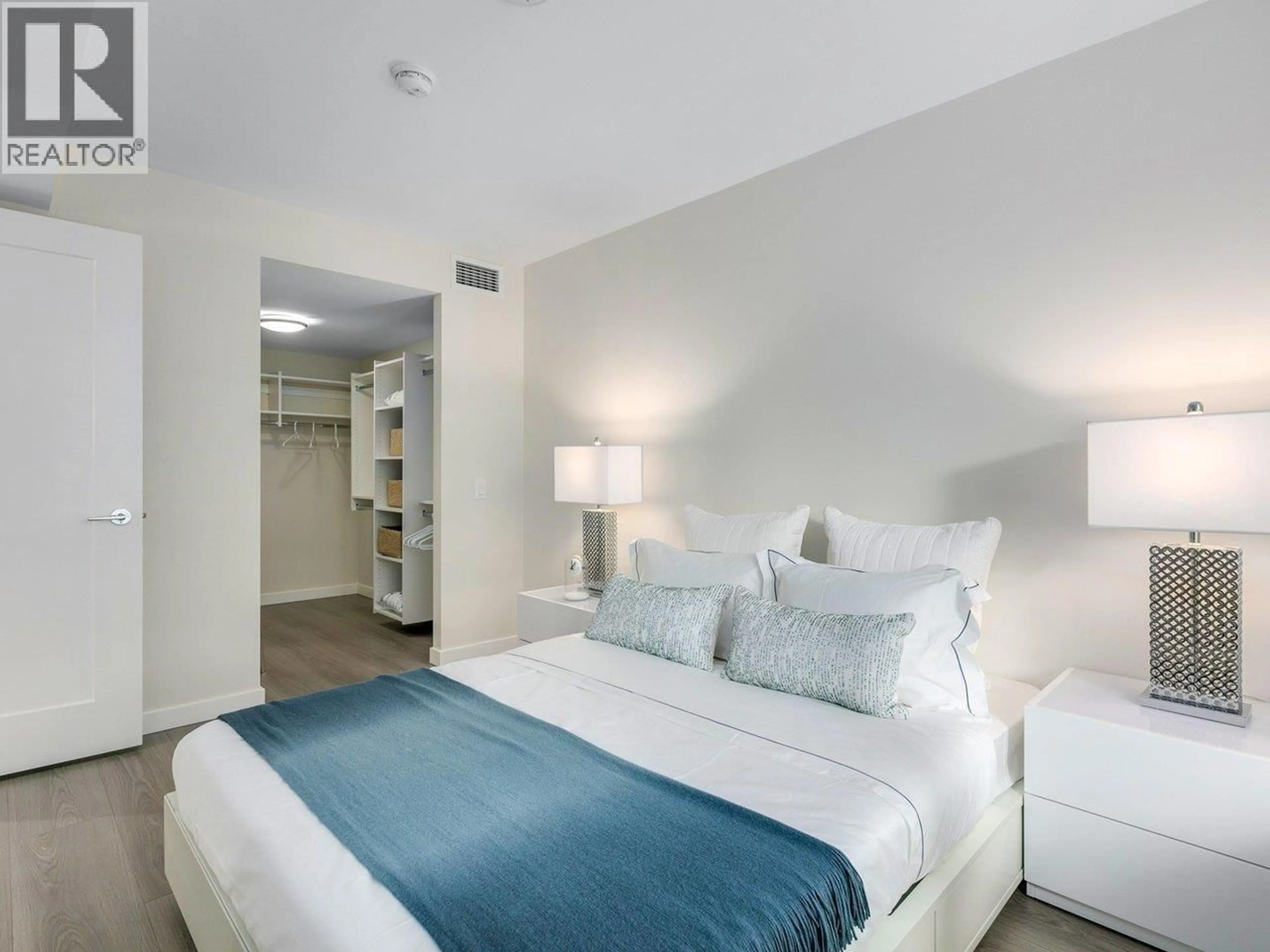 Bedroom with bed, unknown for 907 - 8699 HAZELBRIDGE WAY, Richmond British Columbia V6X0T4