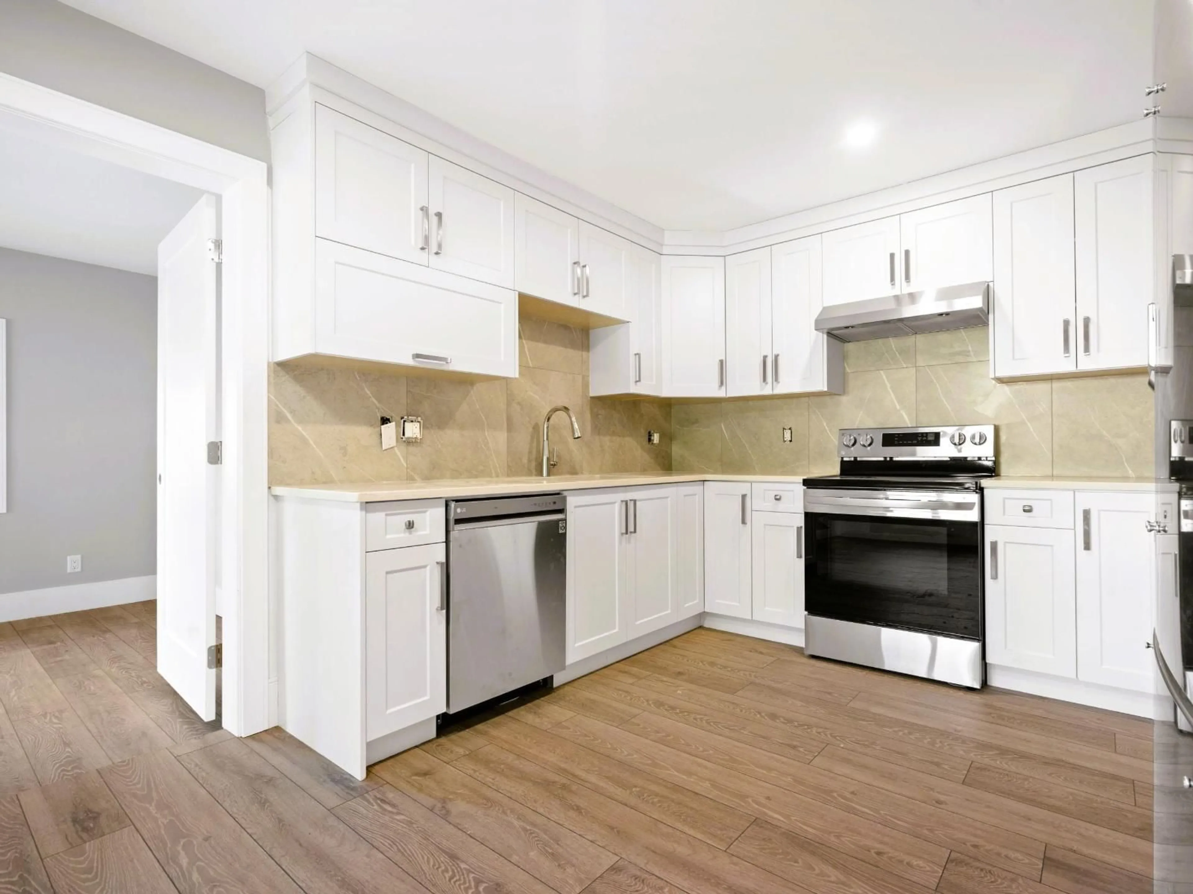 Standard kitchen, unknown for 8589 112 STREET, Delta British Columbia V4C4X1