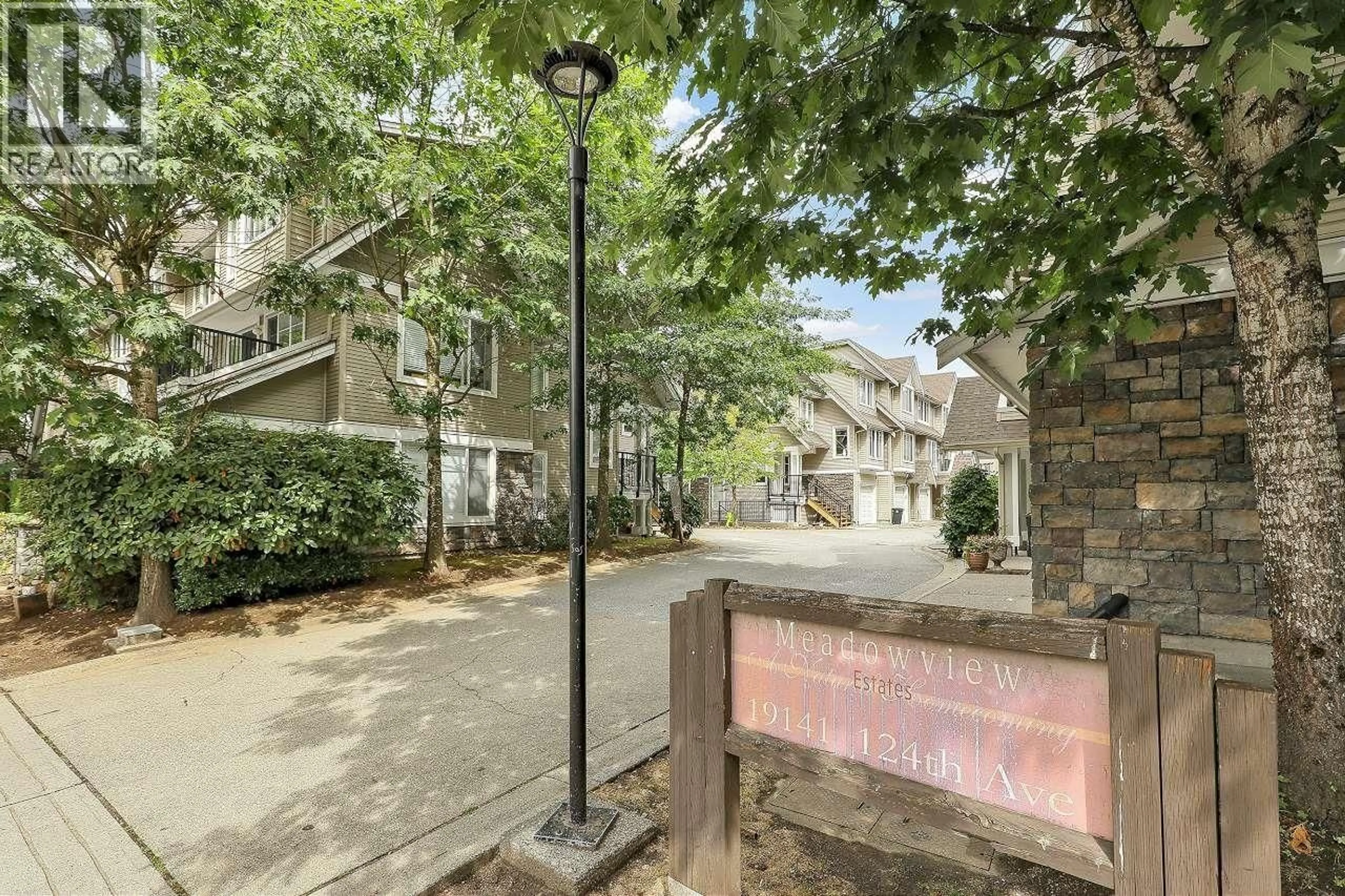 Patio, street for 33 - 19141 124 AVENUE, Pitt Meadows British Columbia V3Y2V6