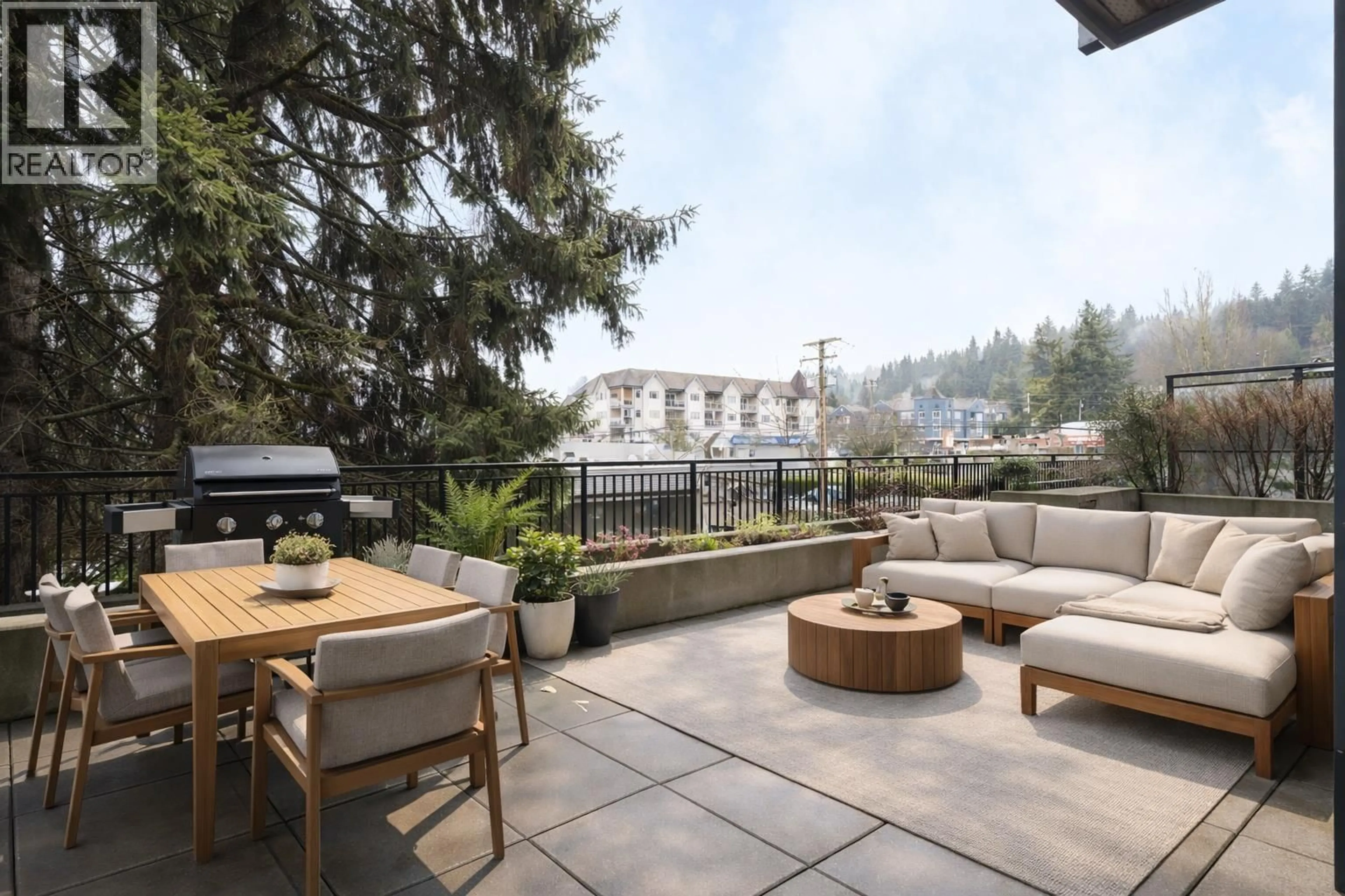 Patio, unknown for 215 - 2525 CLARKE STREET, Port Moody British Columbia V3H0J3