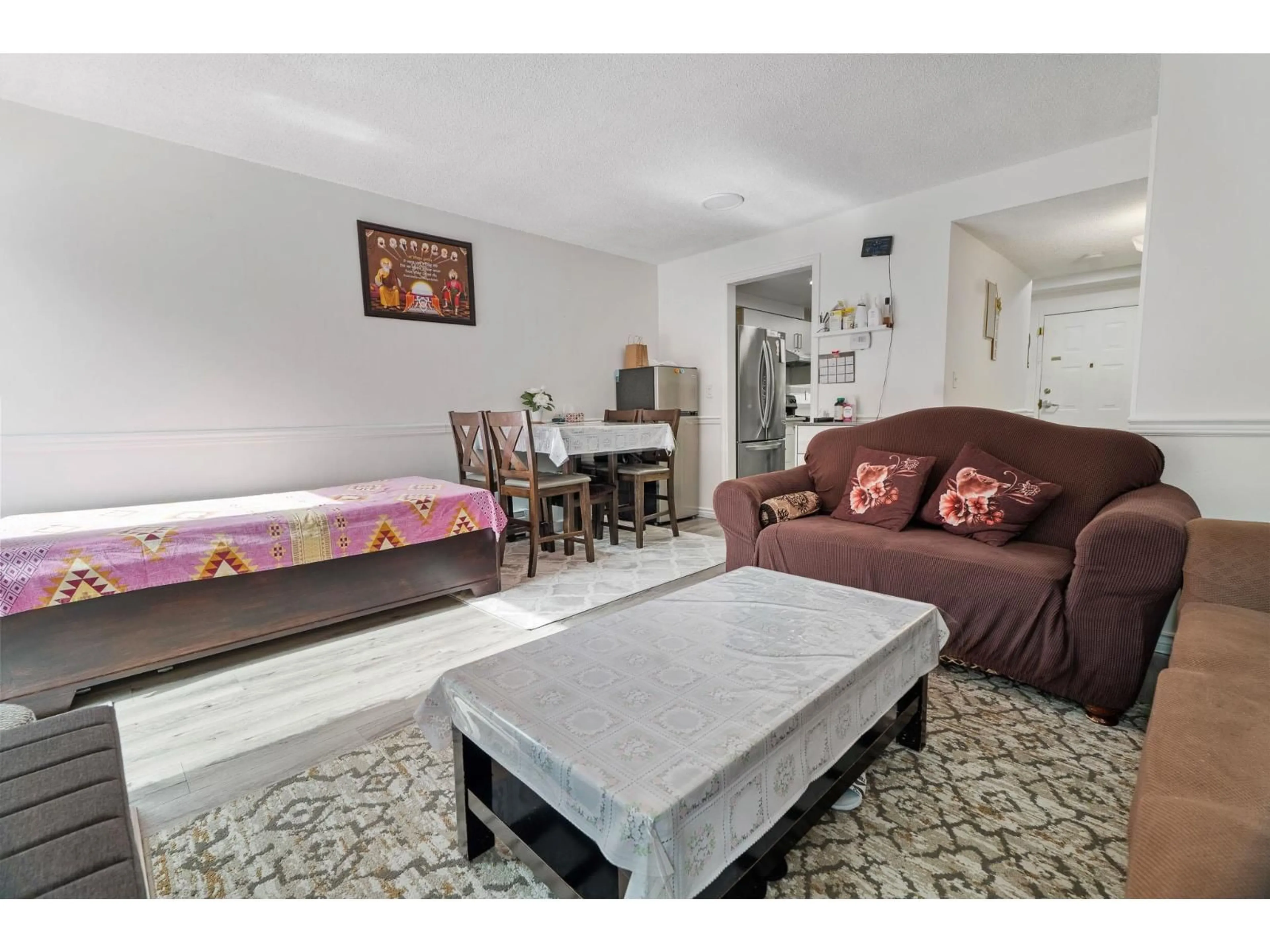 Living room with furniture, unknown for 237 - 7447 140 STREET, Surrey British Columbia V3W6G5