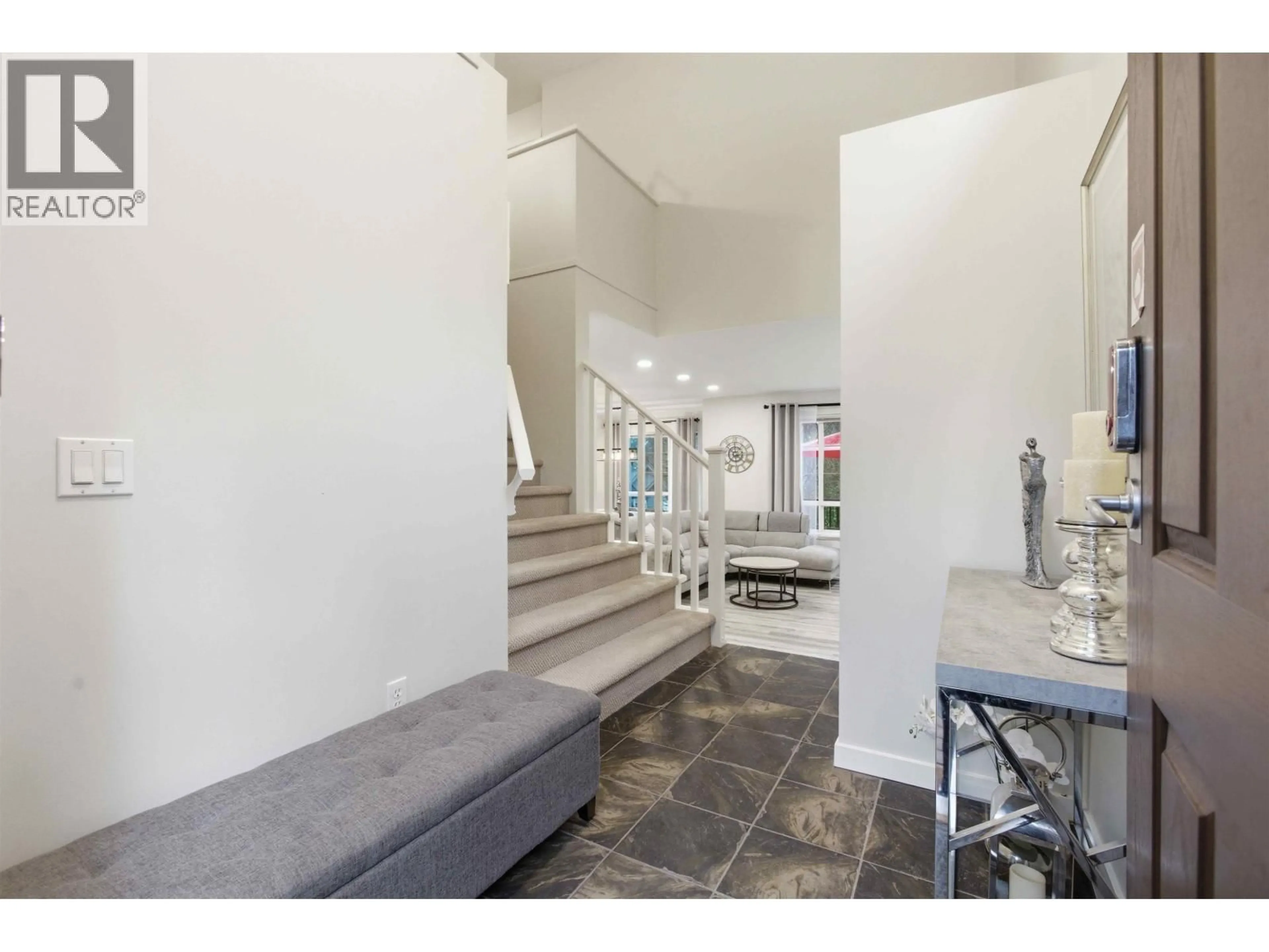 Indoor entryway for 67 - 2200 PANORAMA DRIVE, Port Moody British Columbia V3H5M2