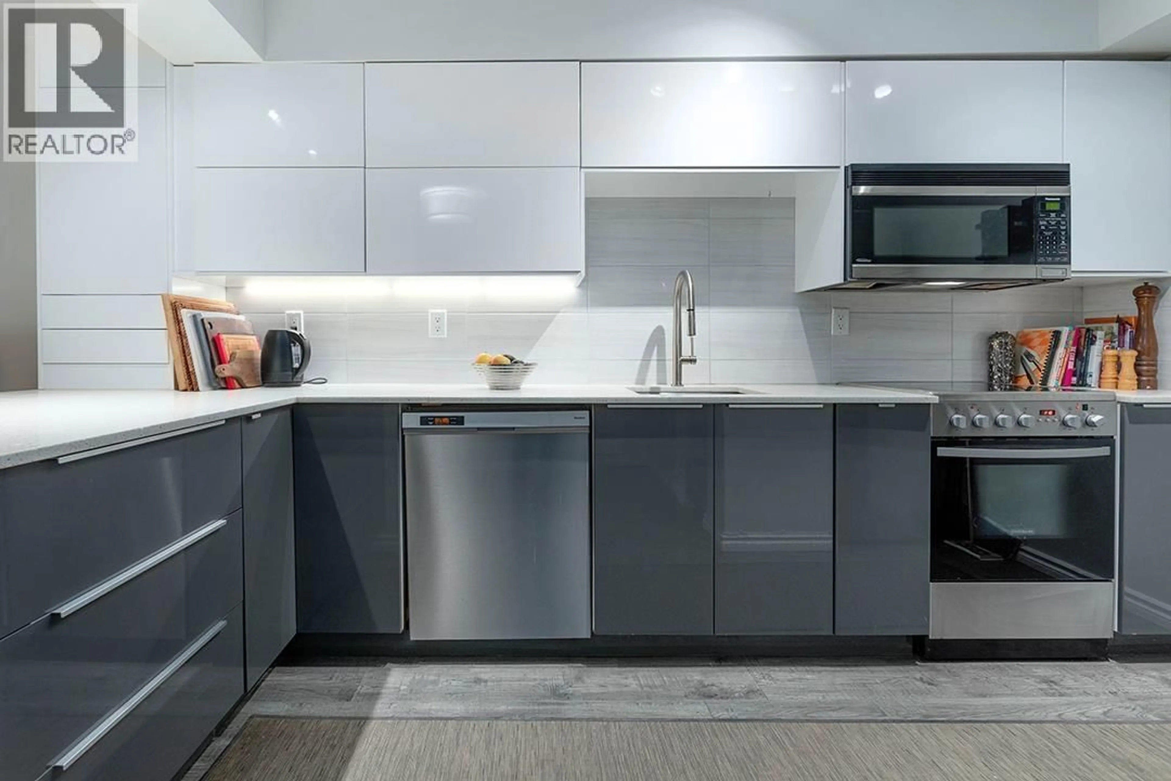 Contemporary kitchen, ceramic/tile floor for 102 - 3981 FRASER STREET, Vancouver British Columbia V5V4E5