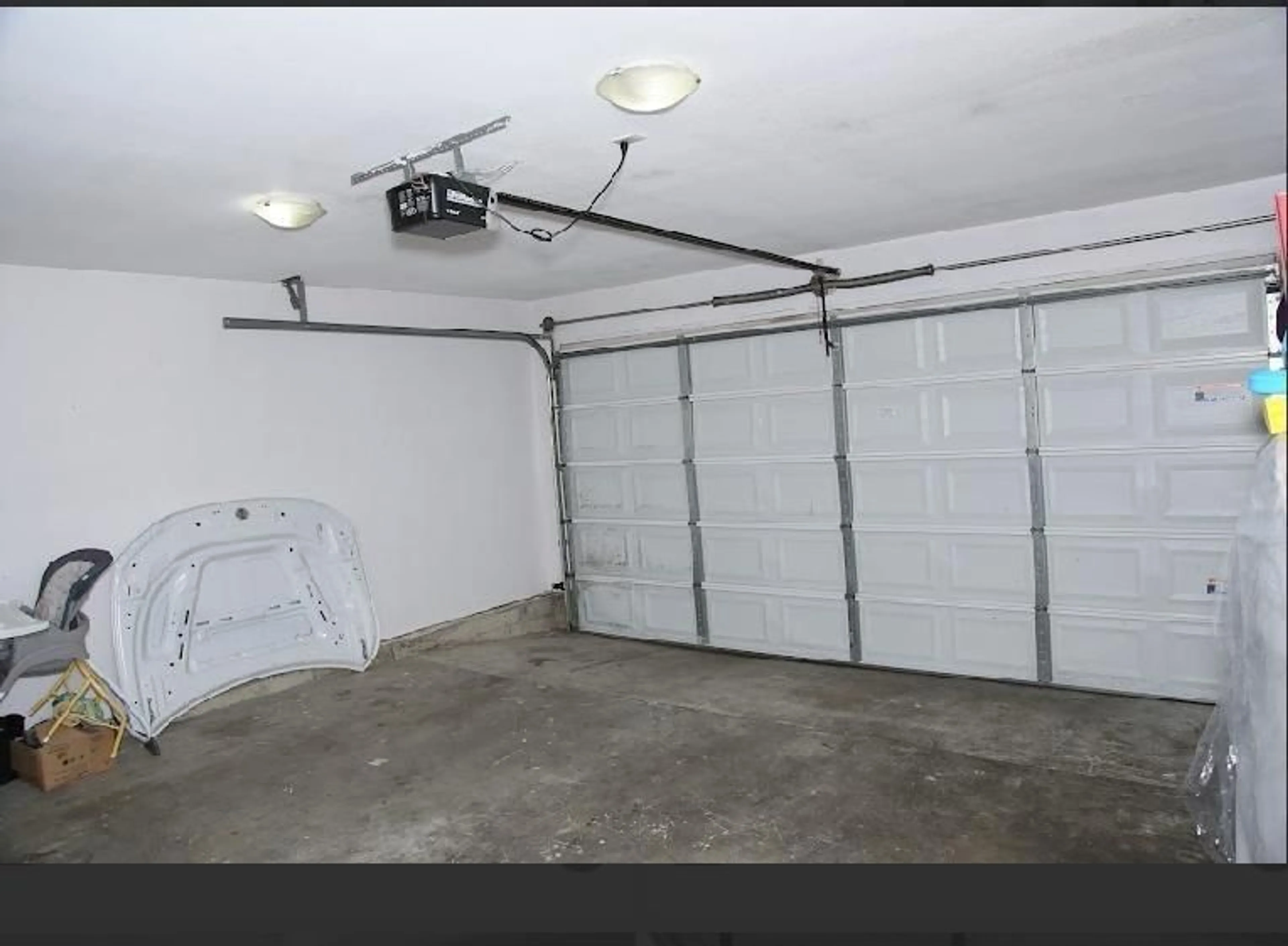 Indoor garage for 6911 144A STREET, Surrey British Columbia V3S2X8
