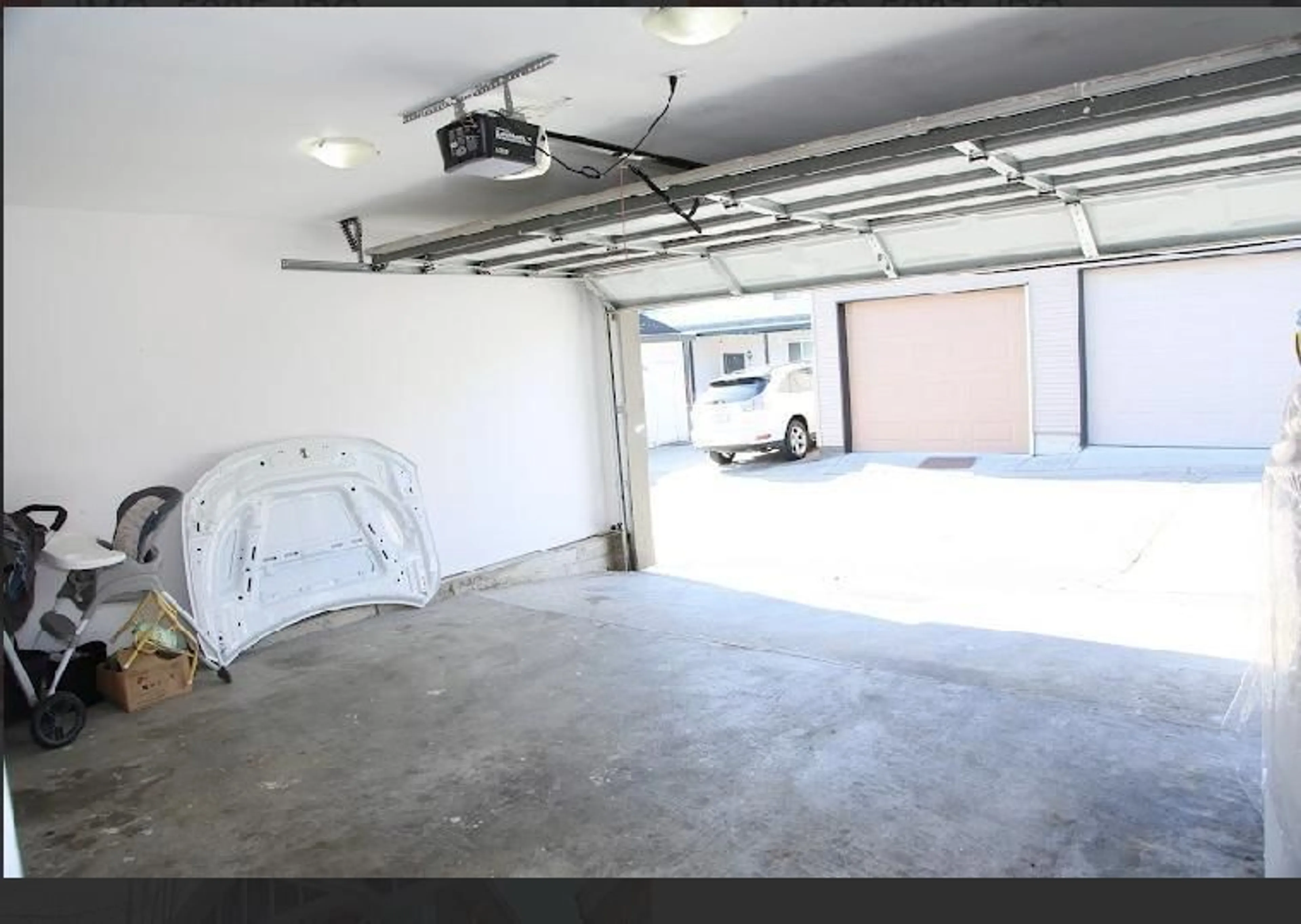 Indoor garage for 6911 144A STREET, Surrey British Columbia V3S2X8