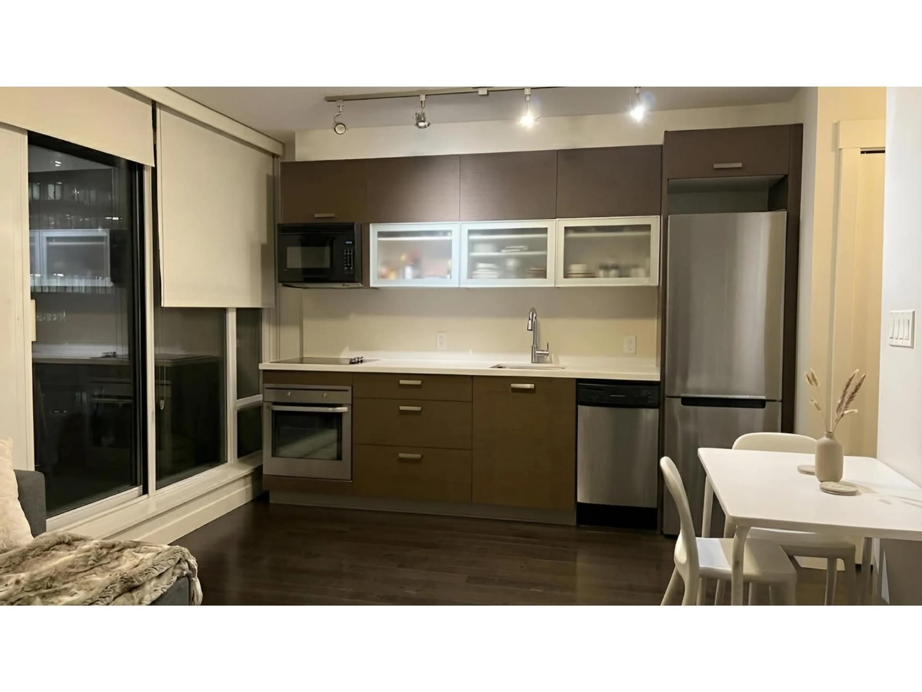 Unknown for 909 - 10777 UNIVERSITY DRIVE, Surrey British Columbia V3T0E6