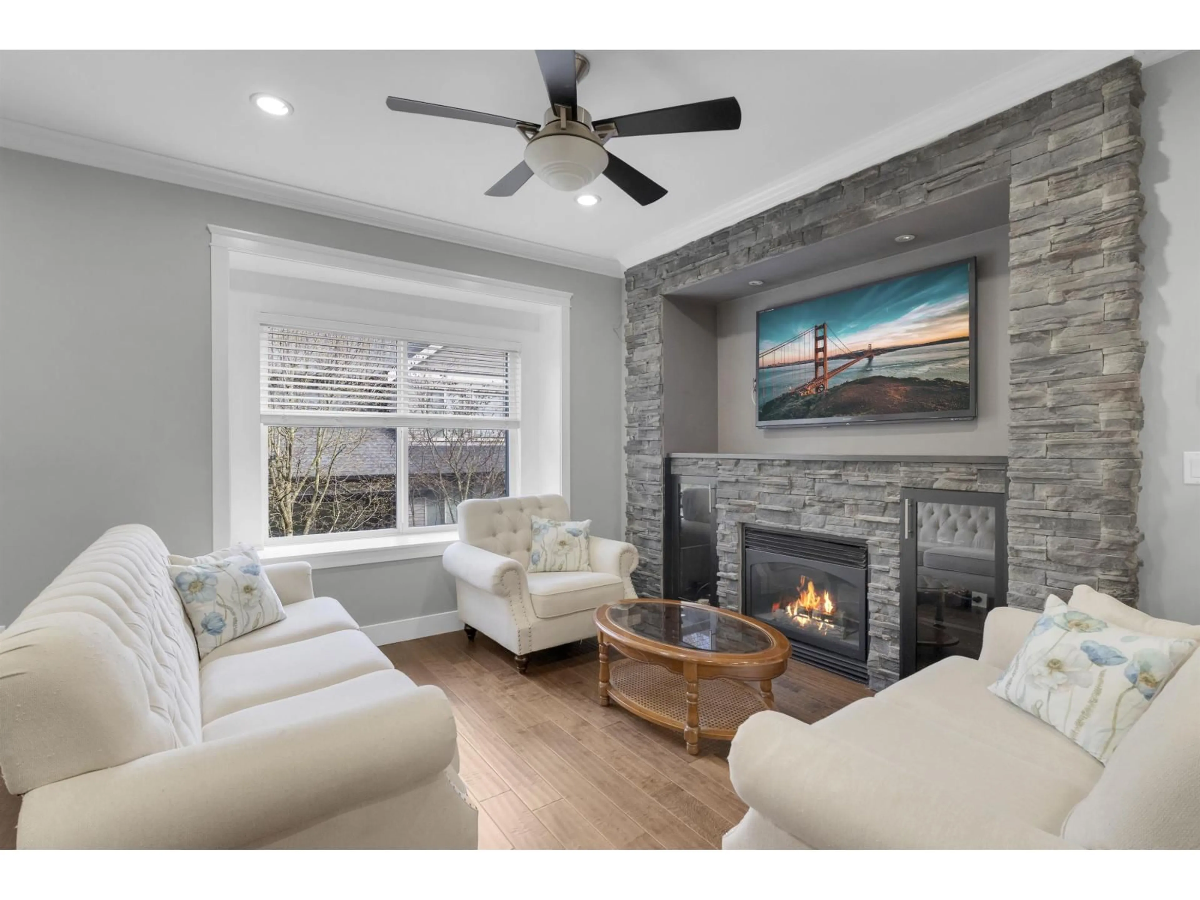 Living room with furniture, unknown for 21033 80A AVENUE, Langley British Columbia V2Y0J4