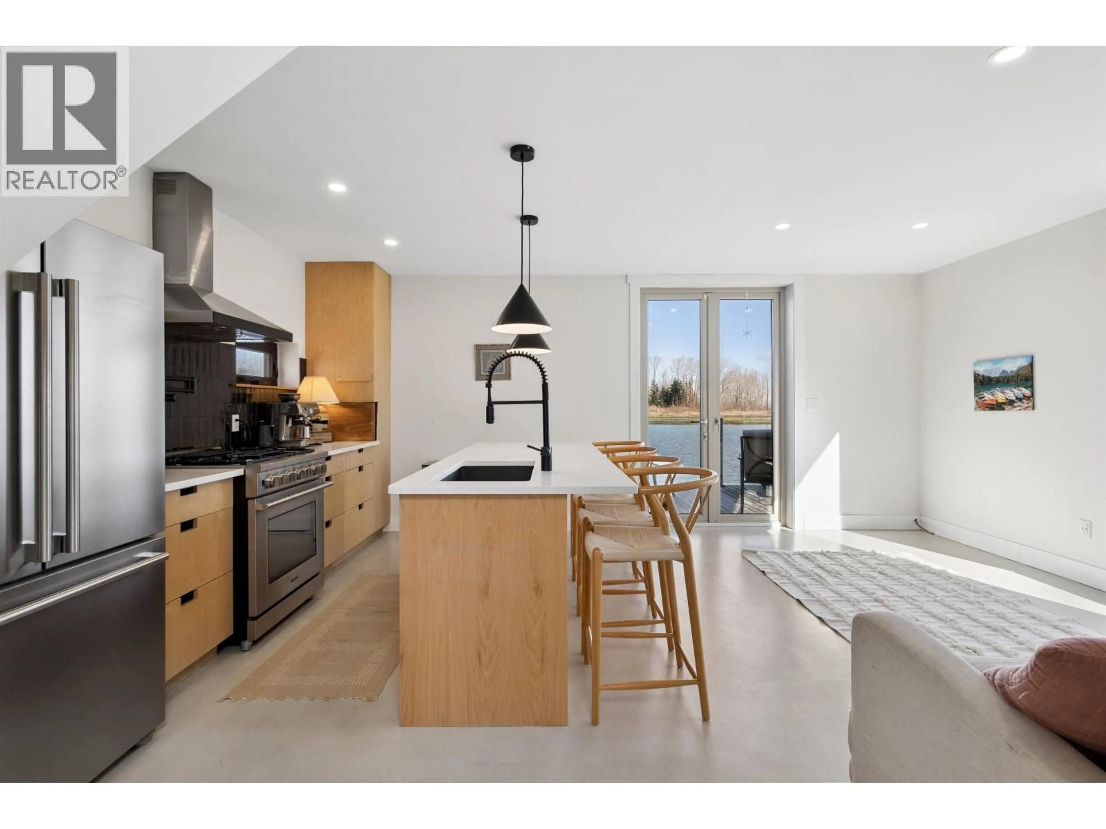 Contemporary kitchen, unknown for 4345 RIVER ROAD, Ladner British Columbia V4K1R9